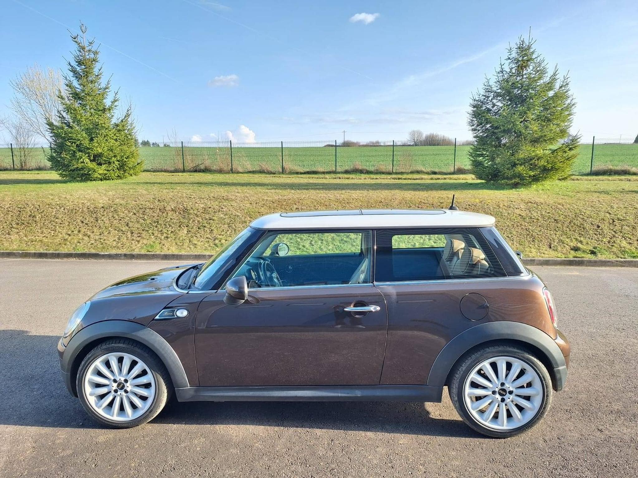 Mini Cooper D R56 1.6 D 109ch 50 Mayfair (2010) - Foto 5