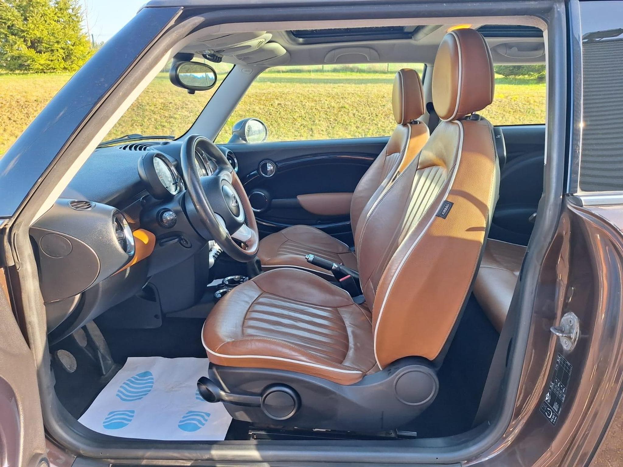 Mini Cooper D R56 1.6 D 109ch 50 Mayfair (2010) - Foto 7