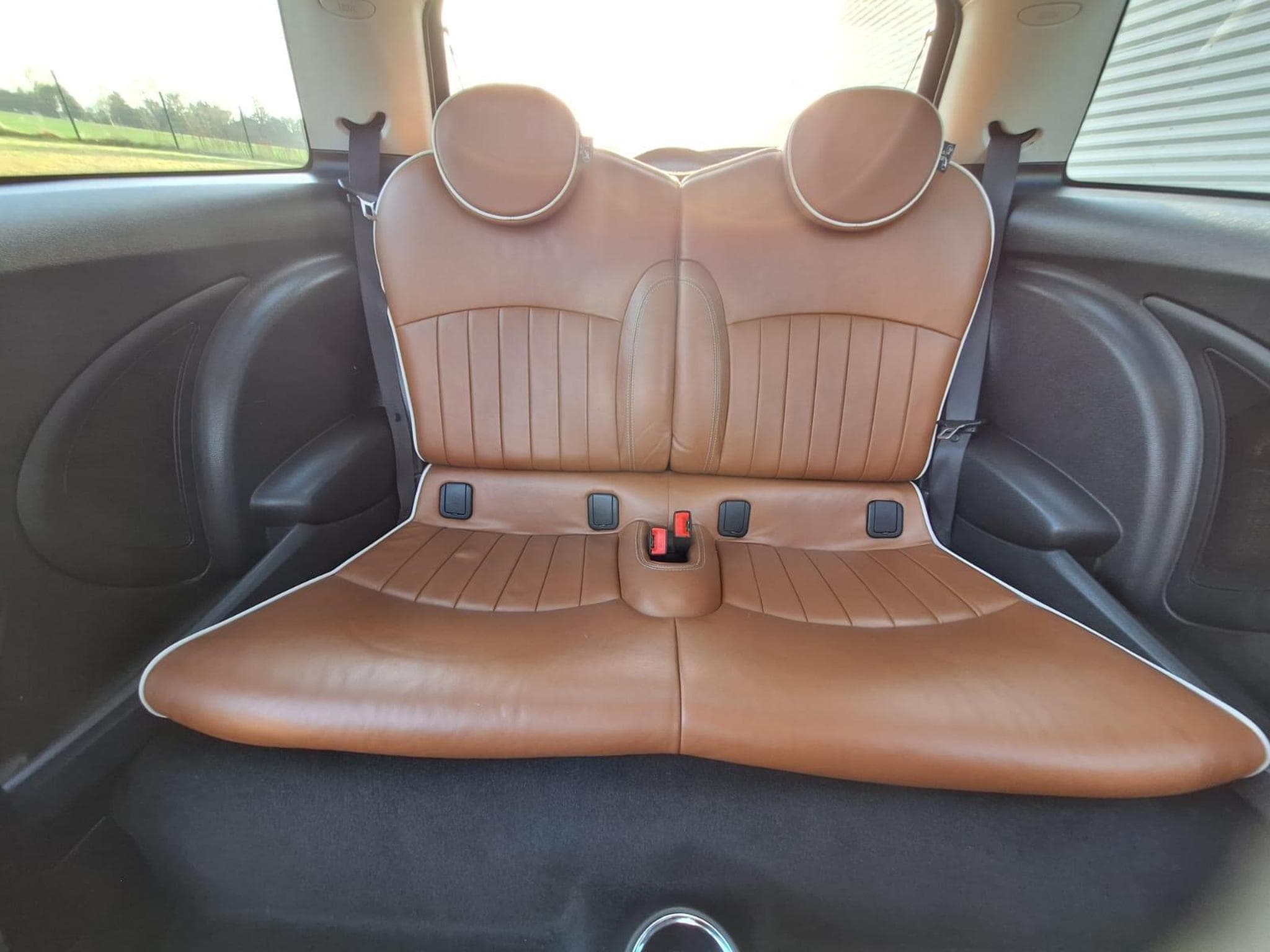 Mini Cooper D R56 1.6 D 109ch 50 Mayfair (2010) - Foto 9