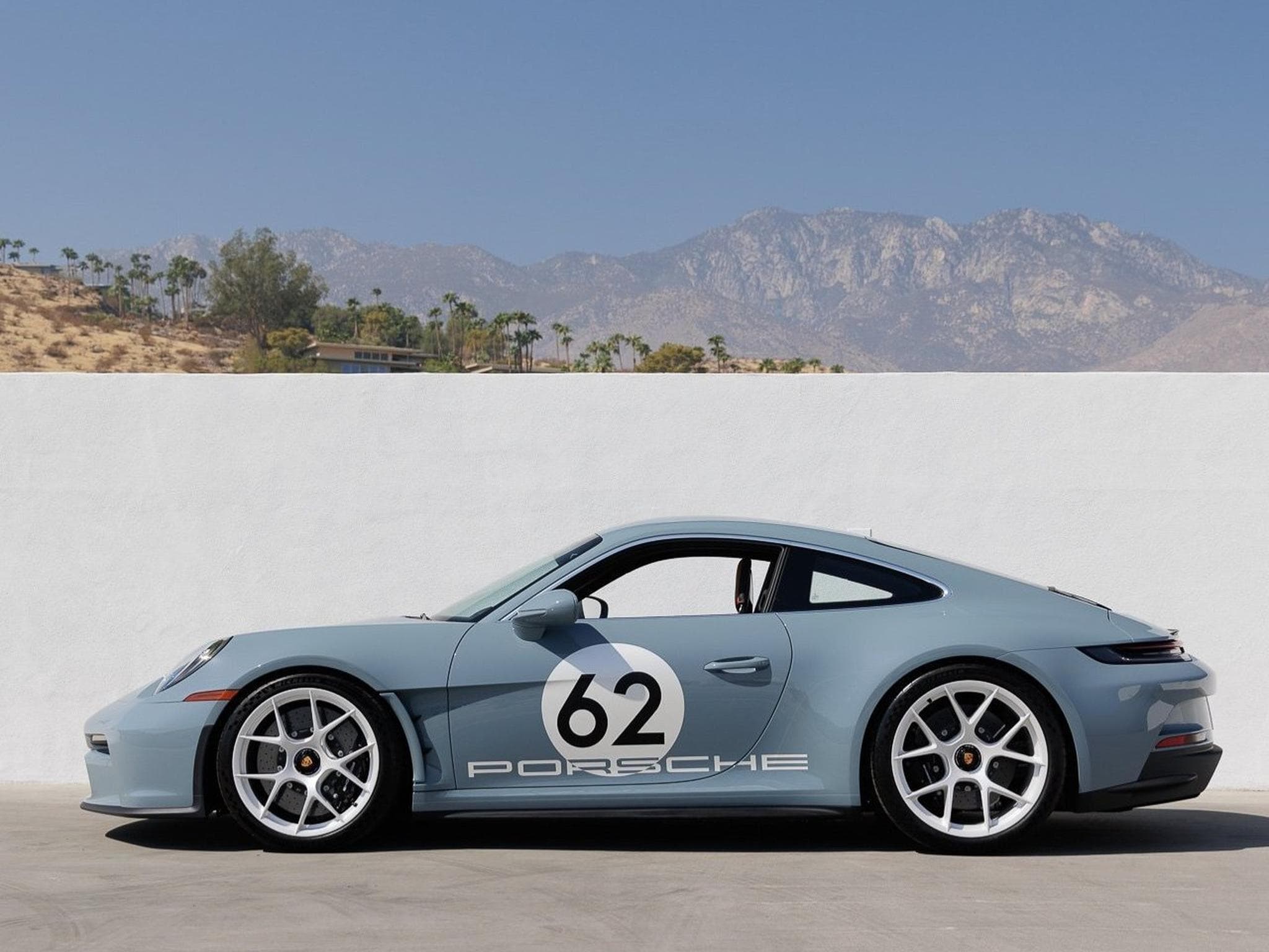 Porsche 911 S/T Coupe (2024) - Photo 2