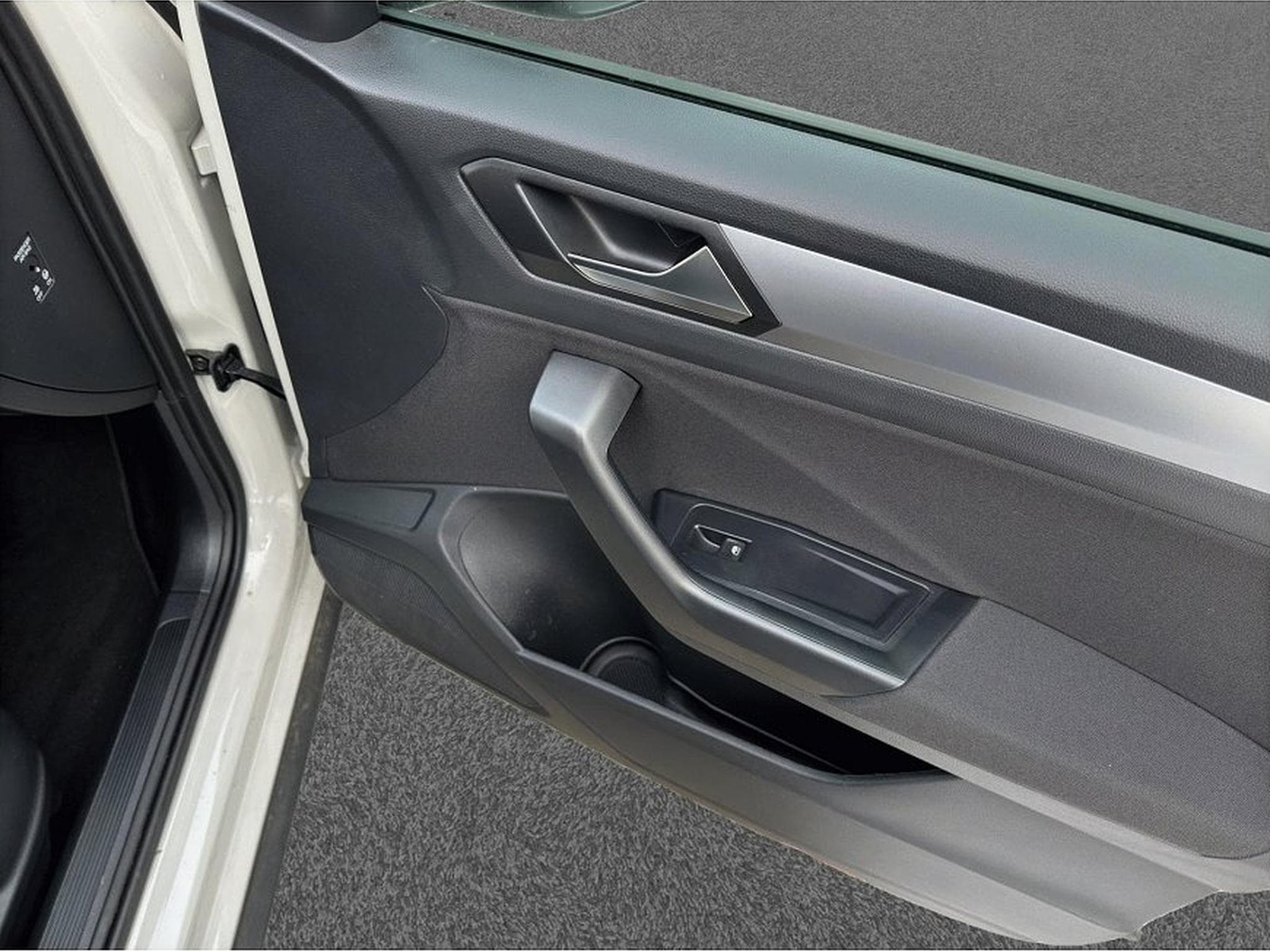 VW T-Roc (2025) - Foto 25