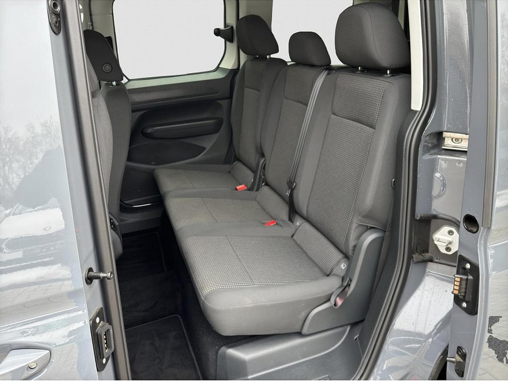 VW Caddy (2025) - Foto 17