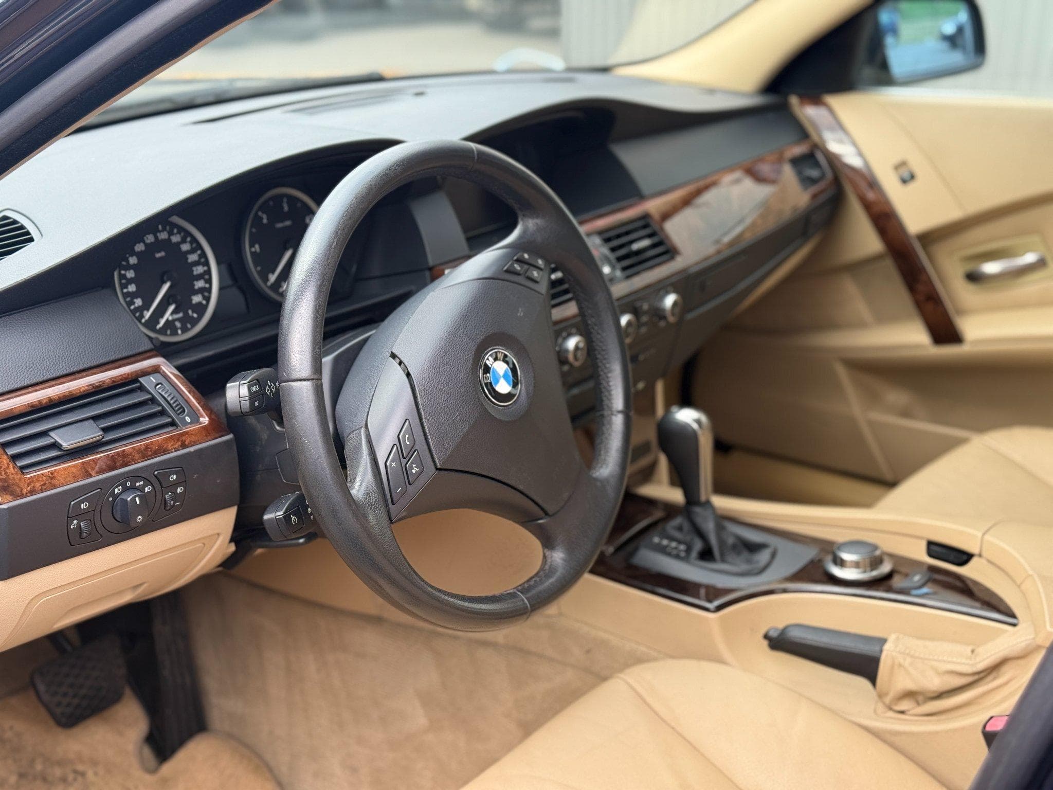 BMW 525 d Auto. 163 (2009) - Foto 7