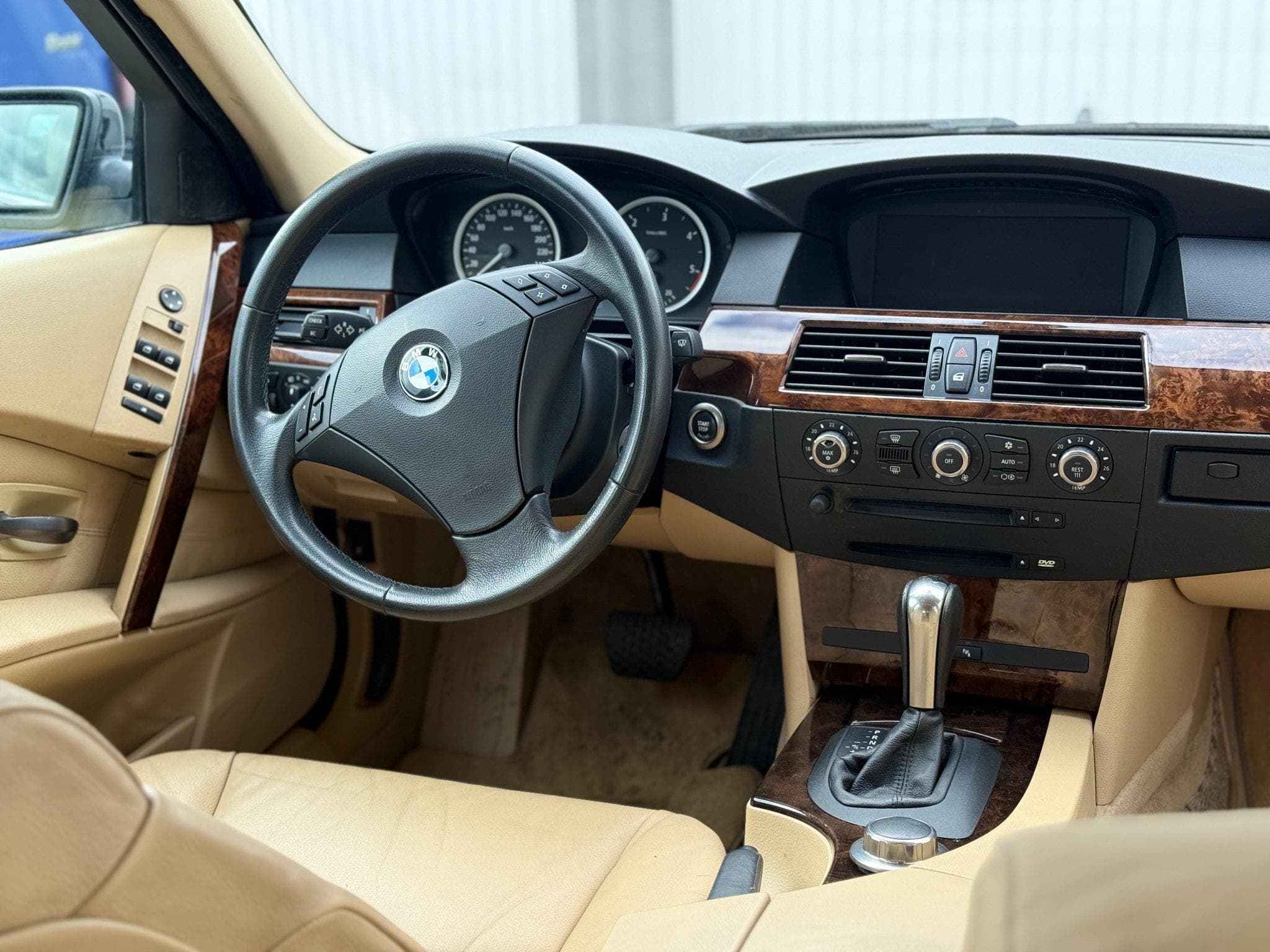 BMW 525 d Auto. 163 (2009) - Foto 8