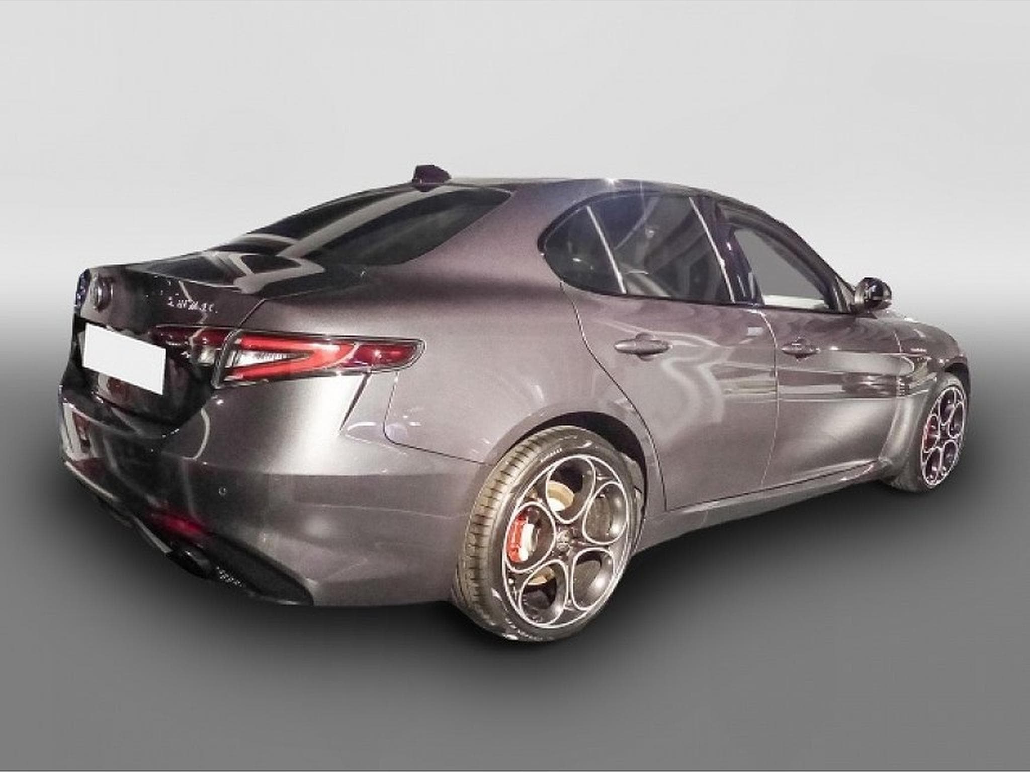 Alfa-Romeo Giulia (2024) - Photo 2