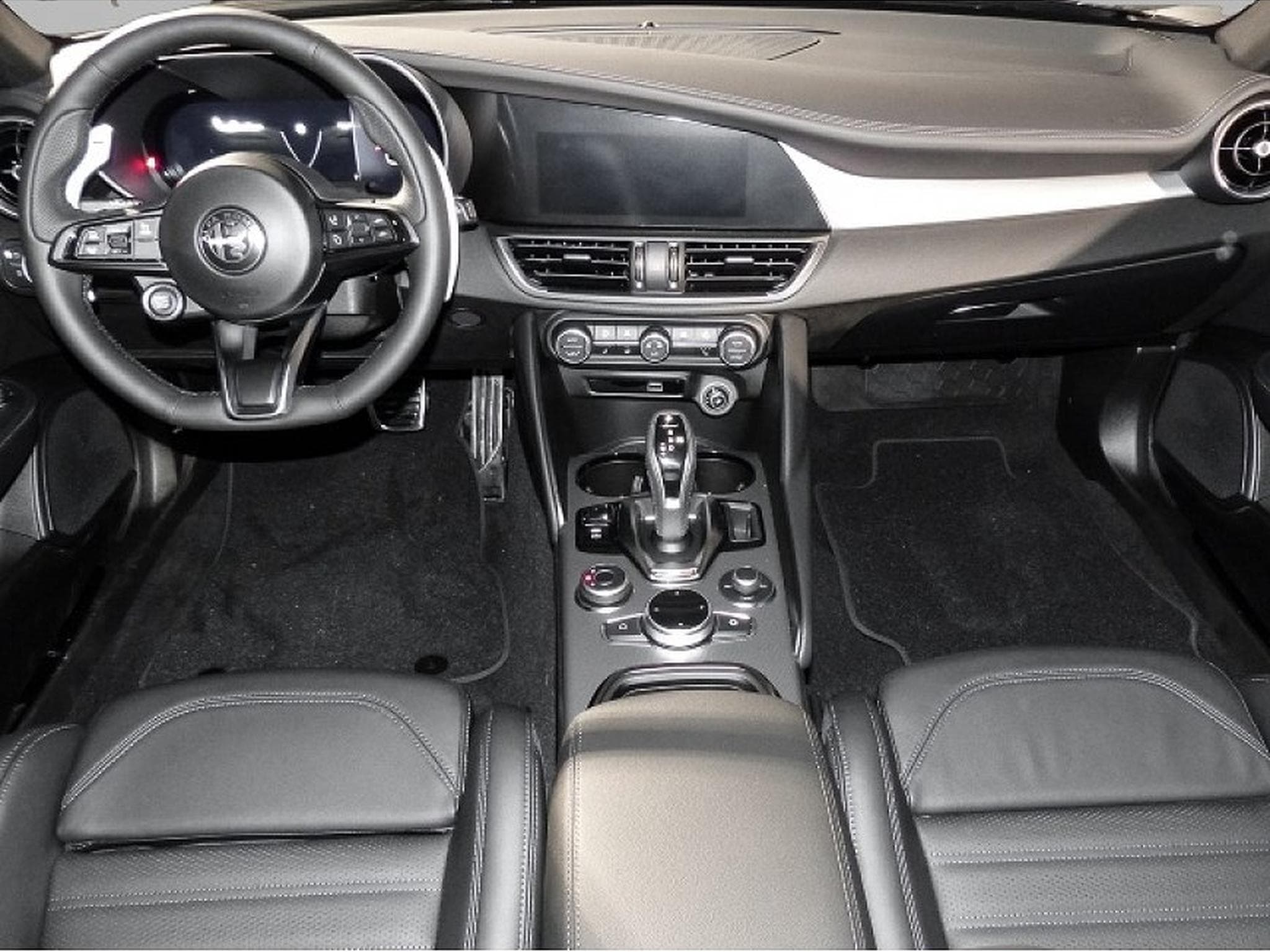 Alfa-Romeo Giulia (2024) - Photo 6