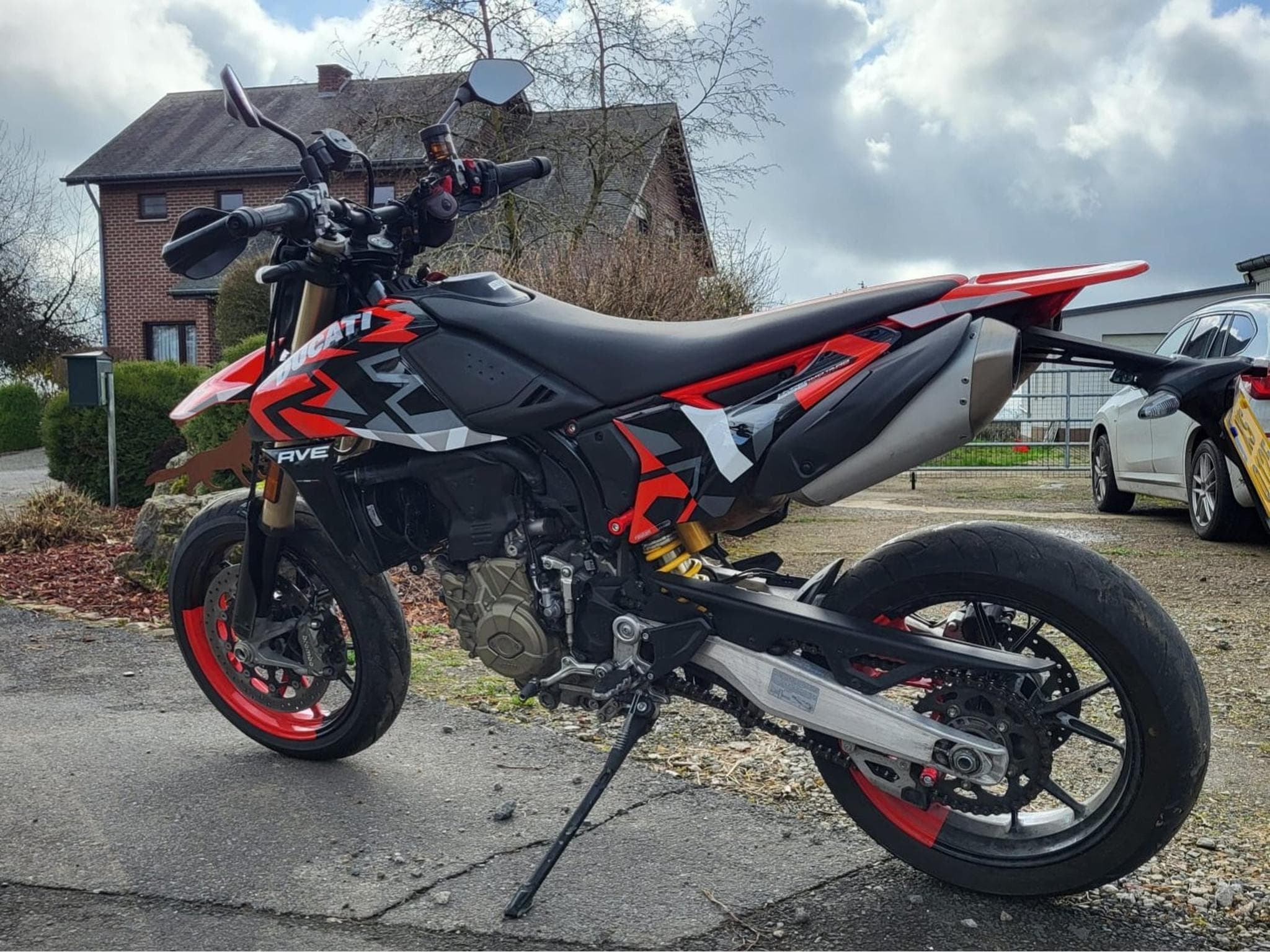 Ducati Hypermotard 698 Mono RVE (2024) - Photo 2