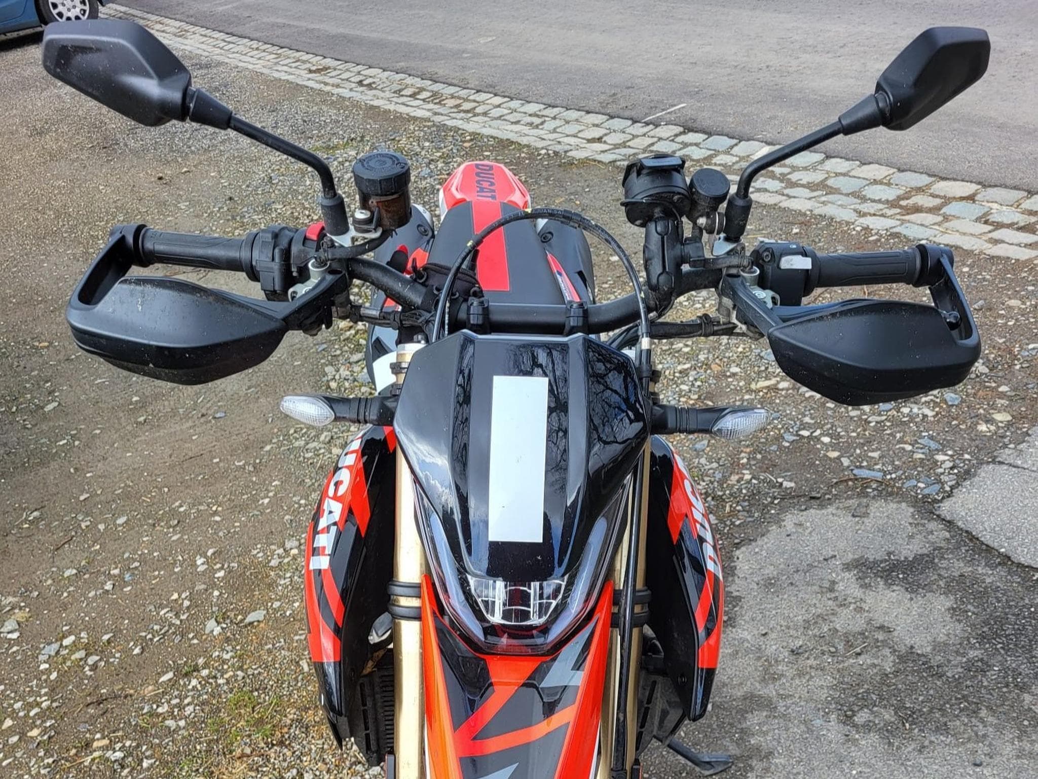 Ducati Hypermotard 698 Mono RVE (2024) - Photo 3