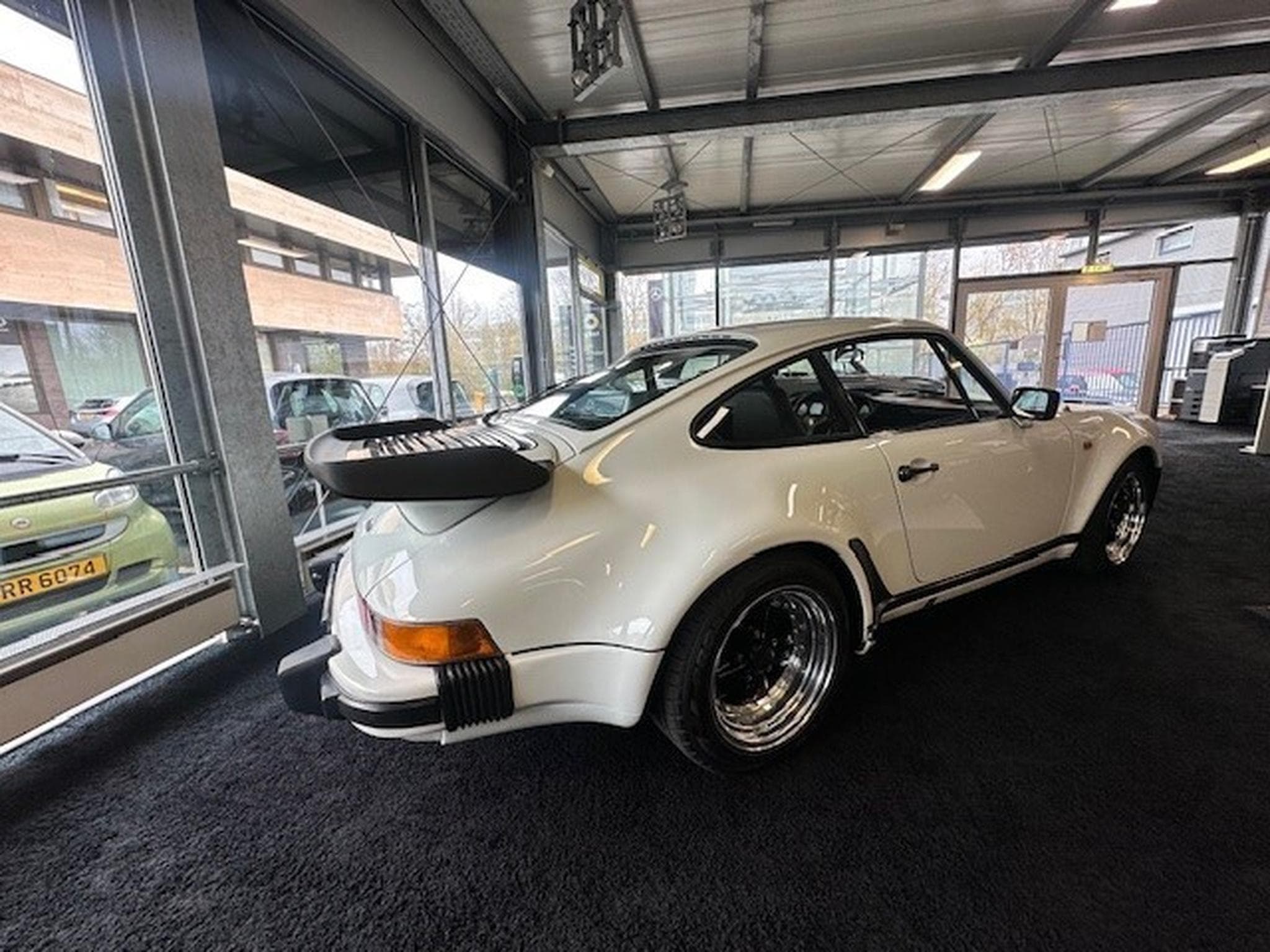 Porsche 911 930 Turbo (1983) - Photo 6