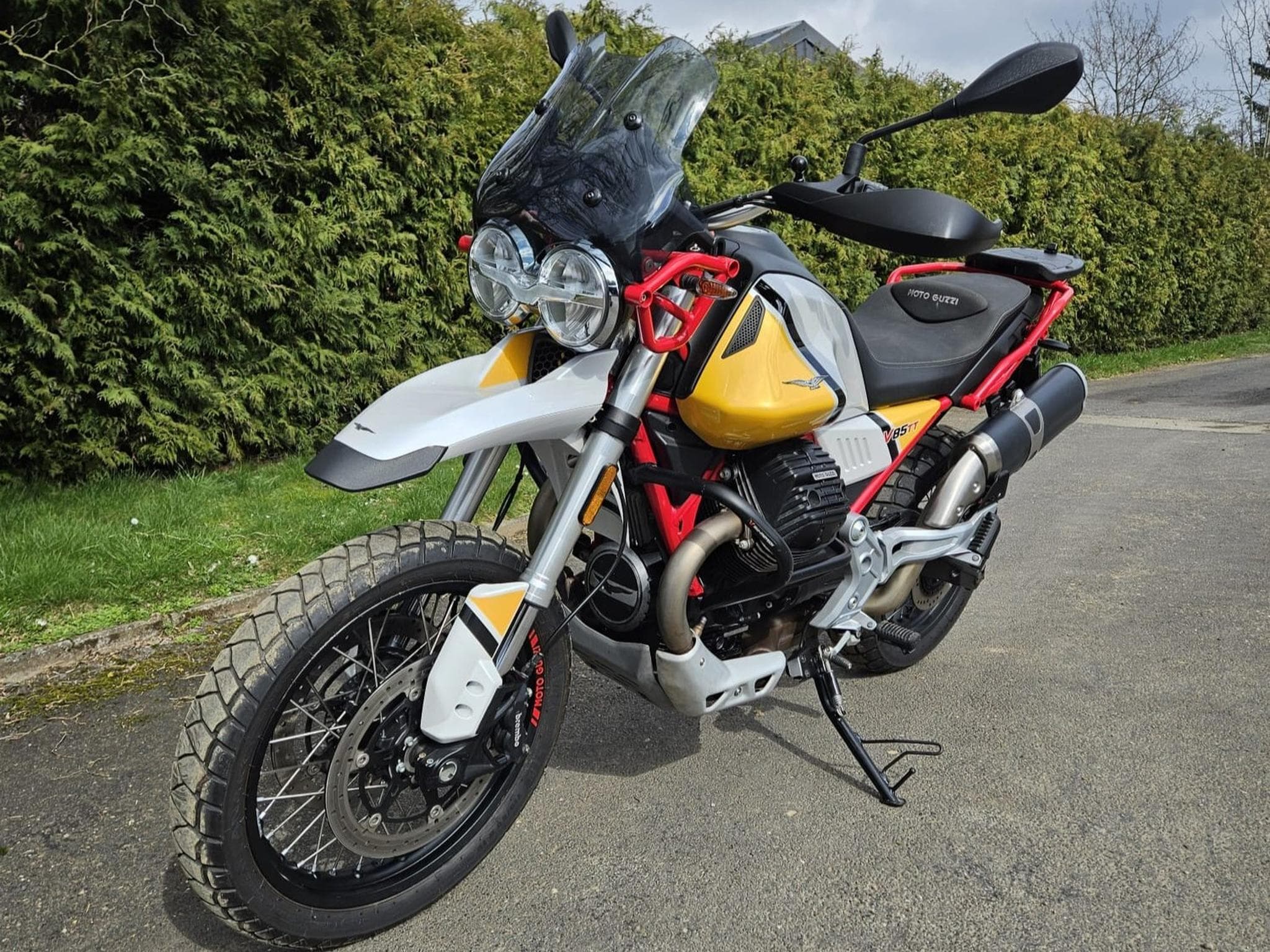 Moto Guzzi V85 TT (2019) - Photo 2