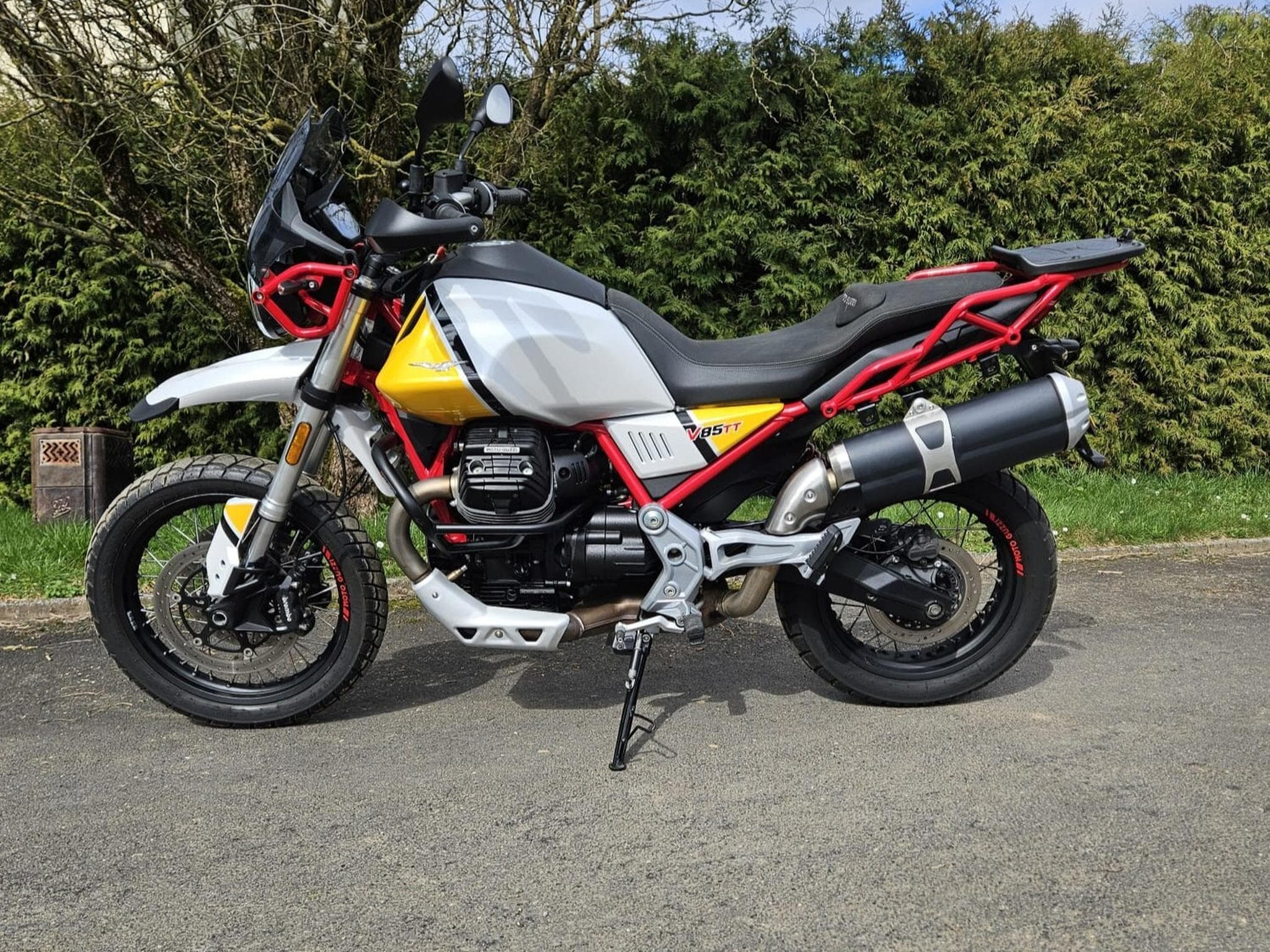 Moto Guzzi V85 TT (2019) - Photo 3