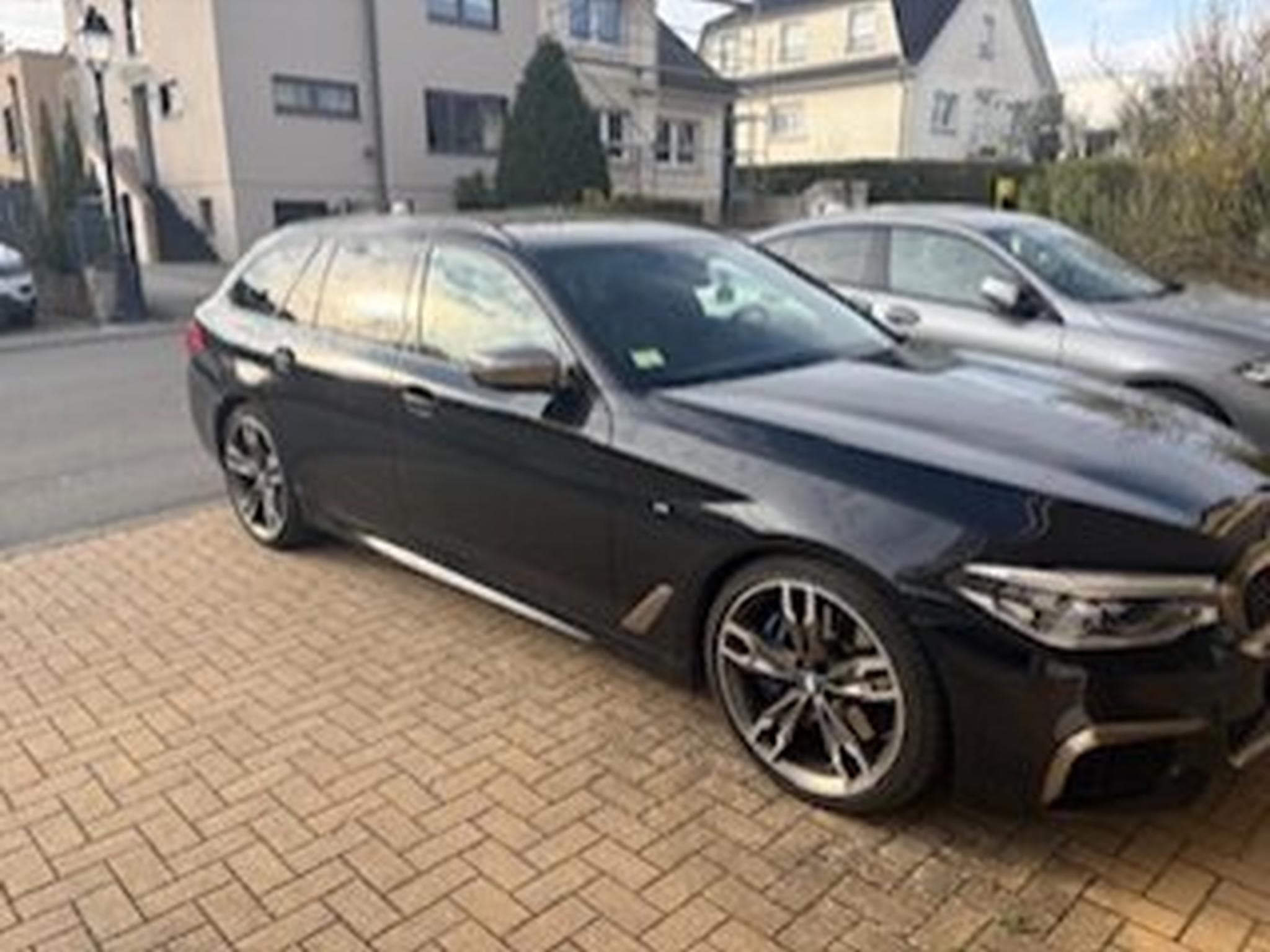 BMW 550 carrosserie M (2019) - Photo 4