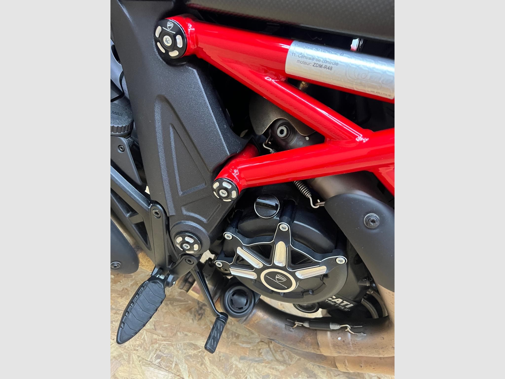 Ducati Diavel red carbon (2015) - Photo 3