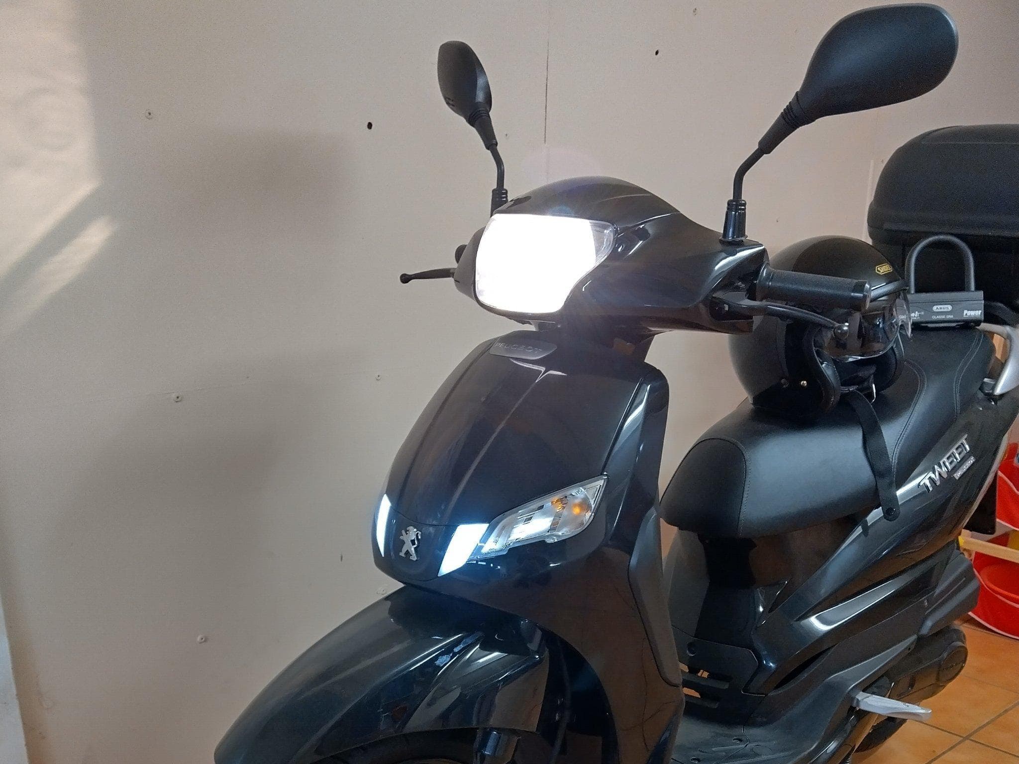 Peugeot Tweet (2023) - Foto 3