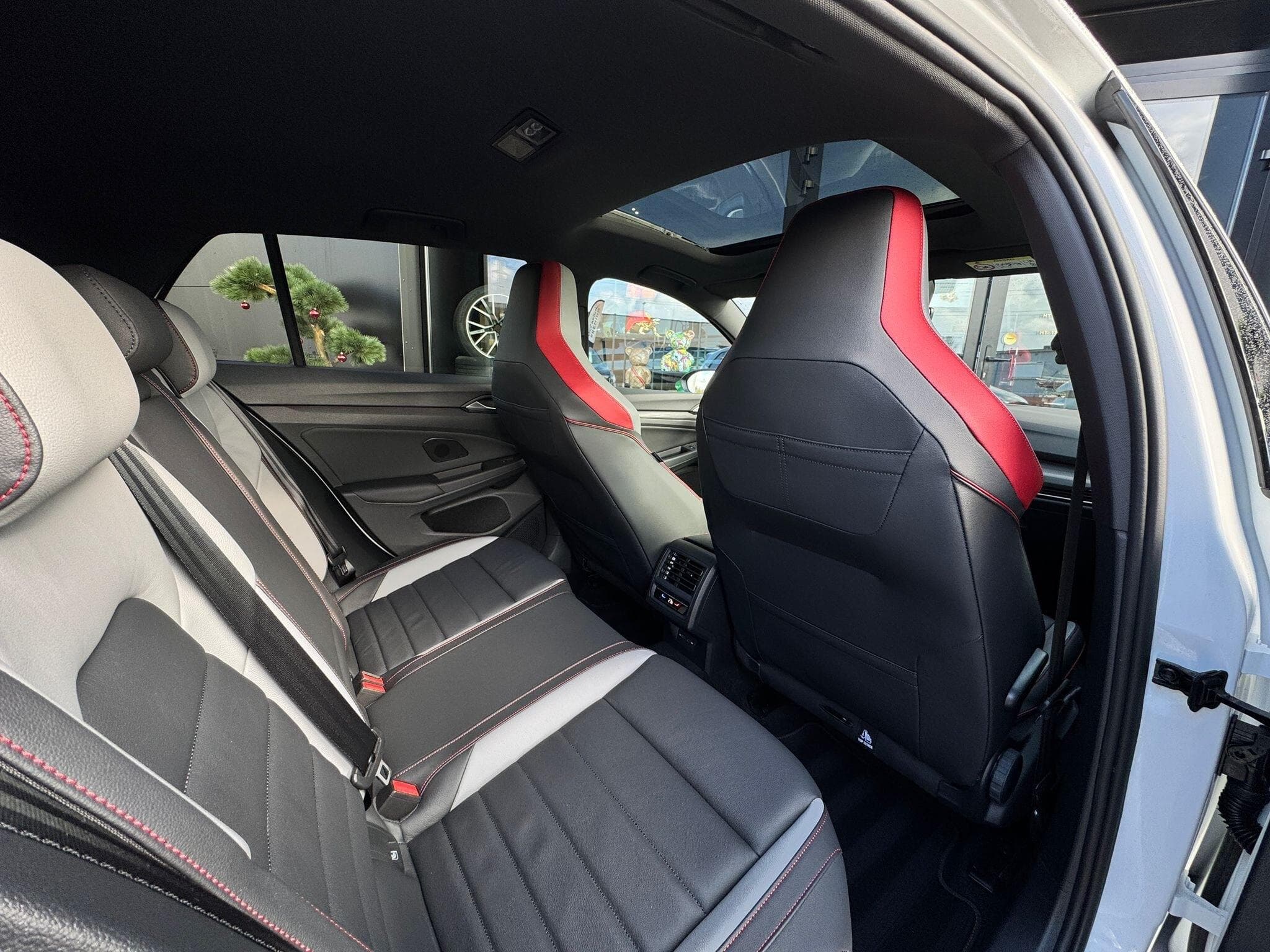 VW GTI CLUBSPORT 2.0L 300CV (2023) - Photo 10