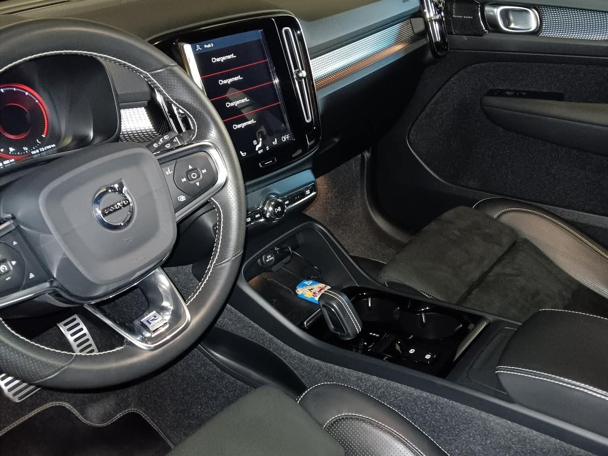 Volvo XC40 R DESIGN D3 (2020) - Photo 2