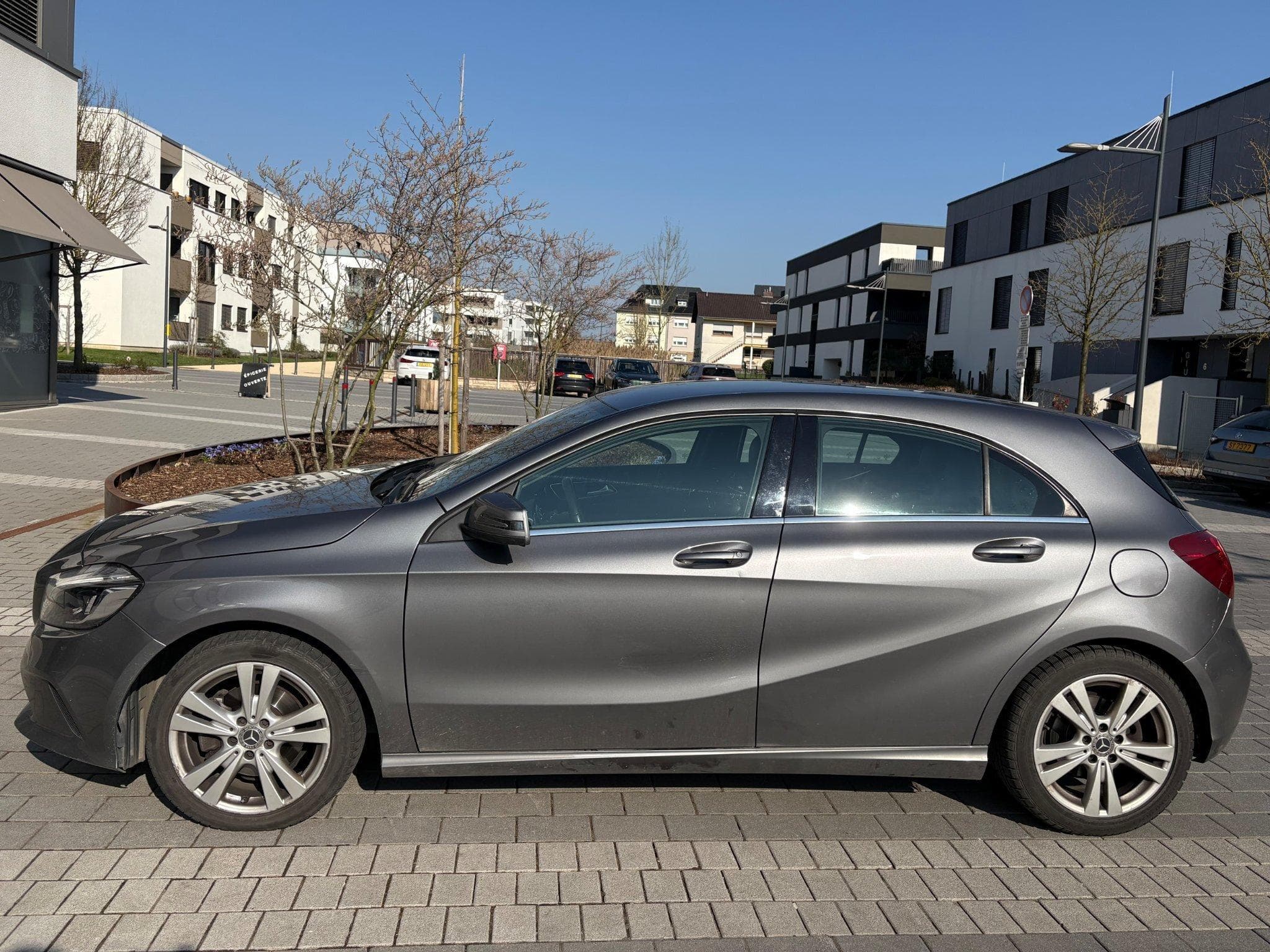 Mercedes A 180 (2018) - Foto 2