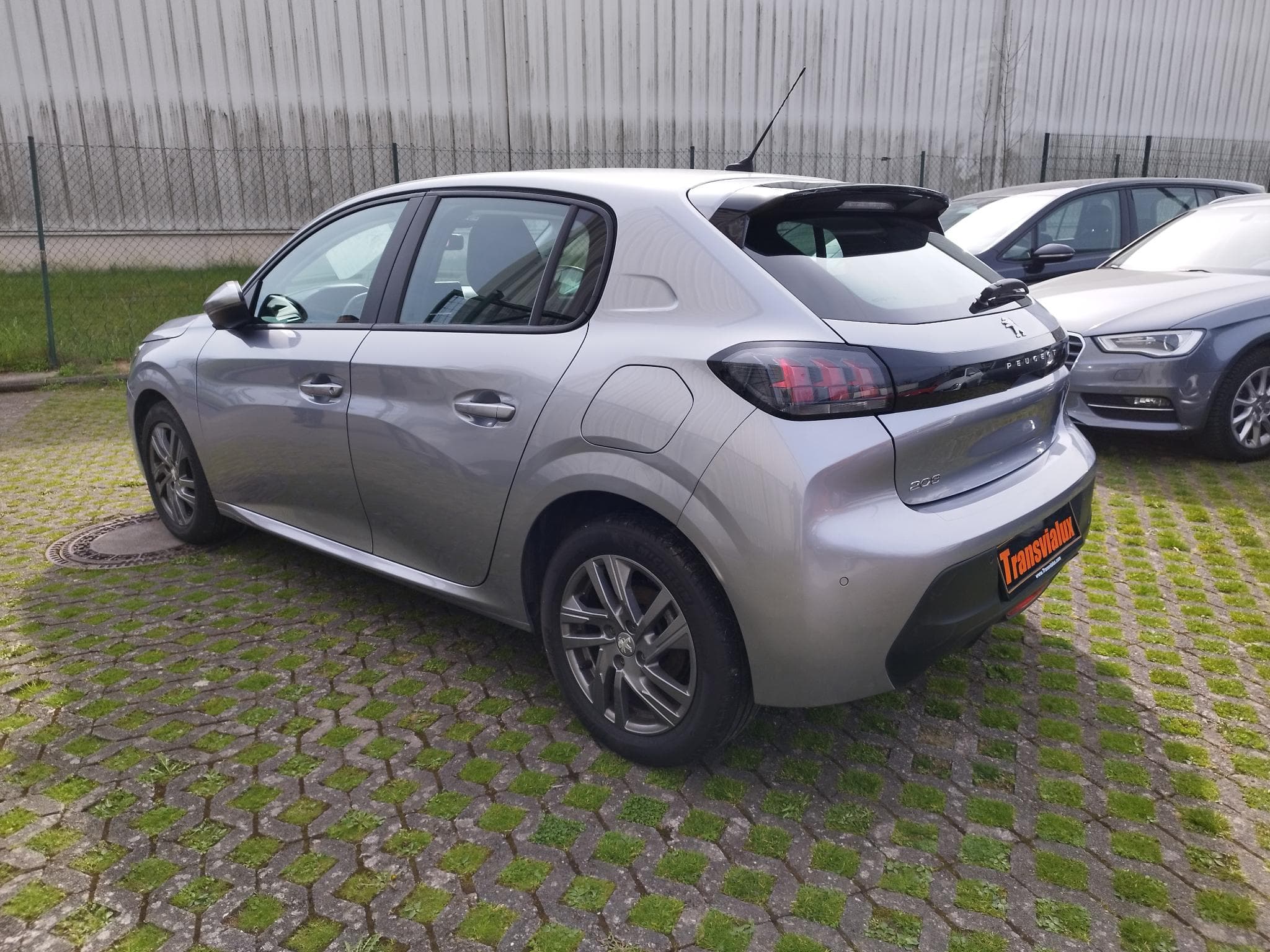 Peugeot 208 1.5 HDI 100 ACTIVE PACK (2021) - Foto 4