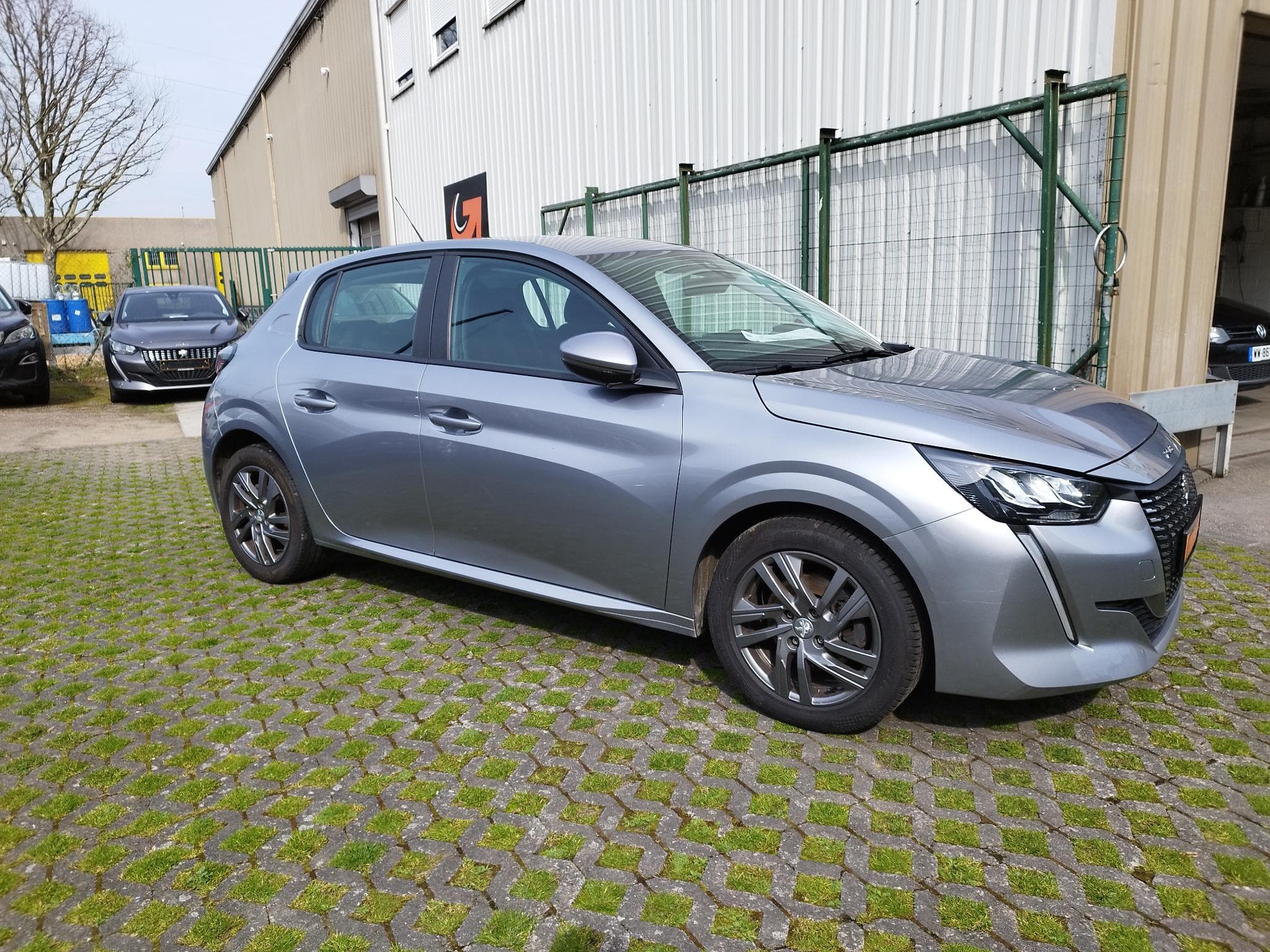 Peugeot 208 1.5 HDI 100 ACTIVE PACK (2021) - Foto 6