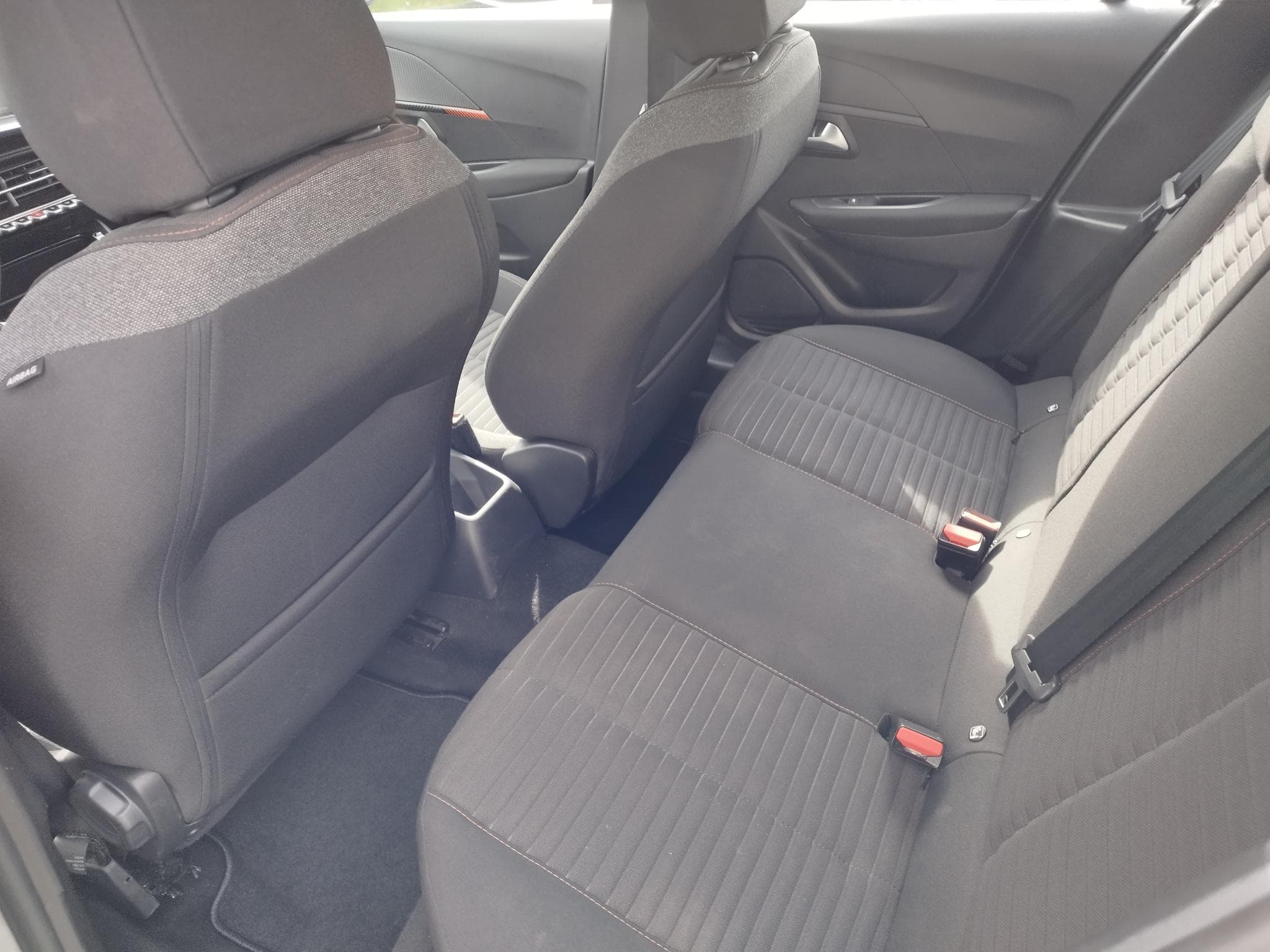 Peugeot 208 1.5 HDI 100 ACTIVE PACK (2021) - Foto 13