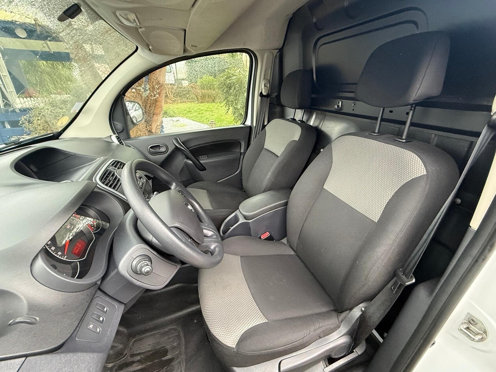 Renault Kangoo 1.5 dci  90 ch R-LINK GPS (2021) - Photo 11