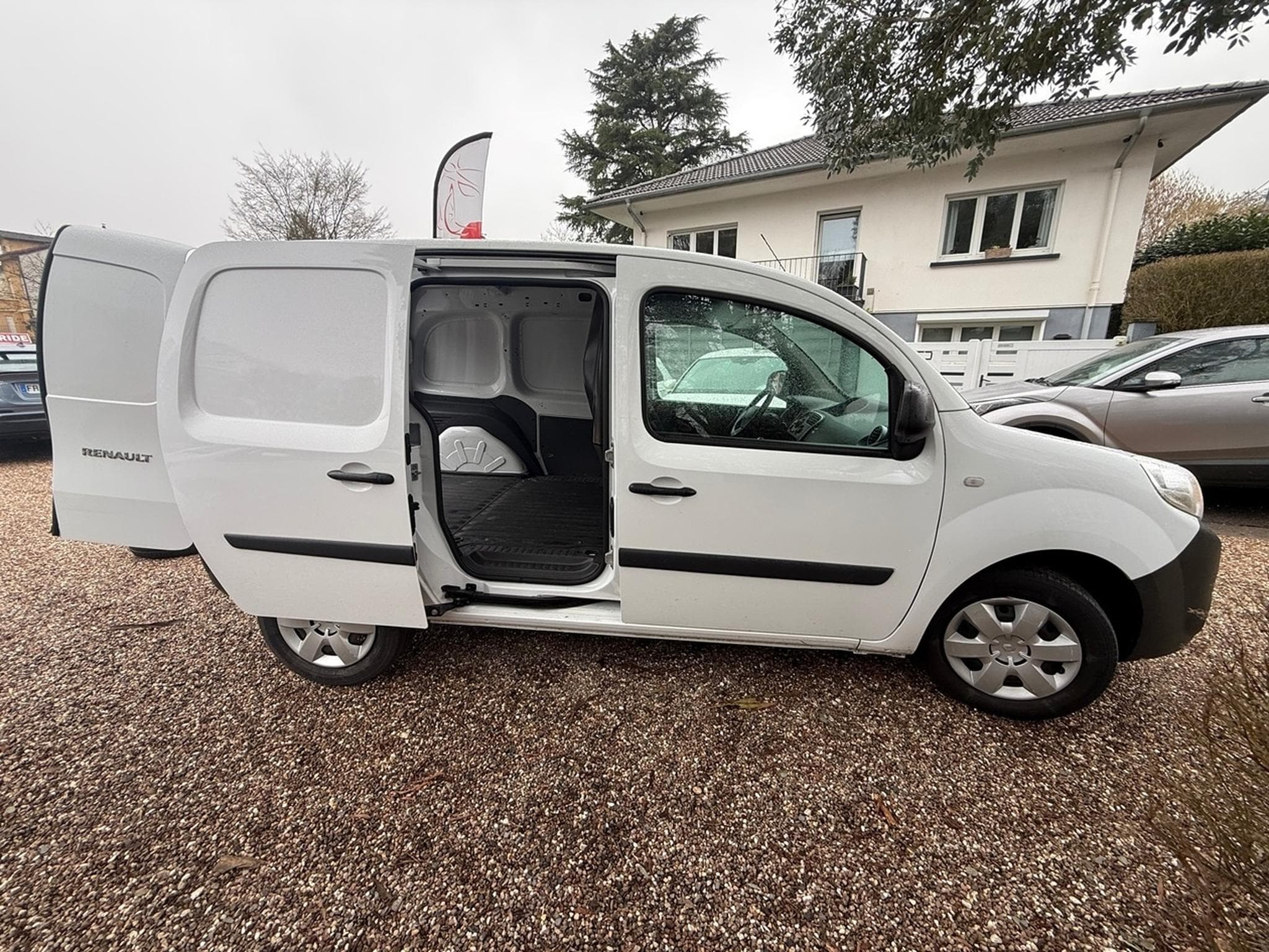 Renault Kangoo 1.5 dci  90 ch R-LINK GPS (2021) - Photo 13