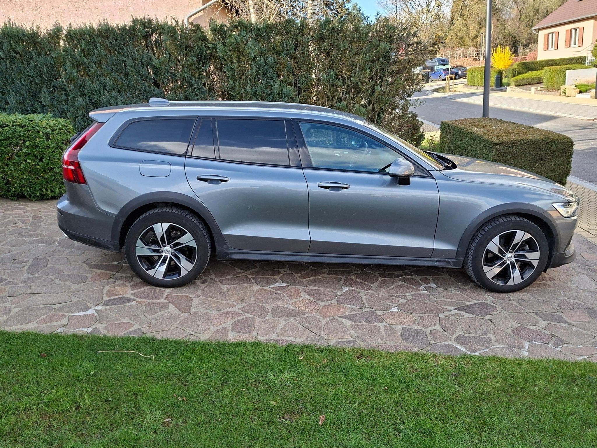 Volvo V60 Cross country 4WD (2021) - Photo 2