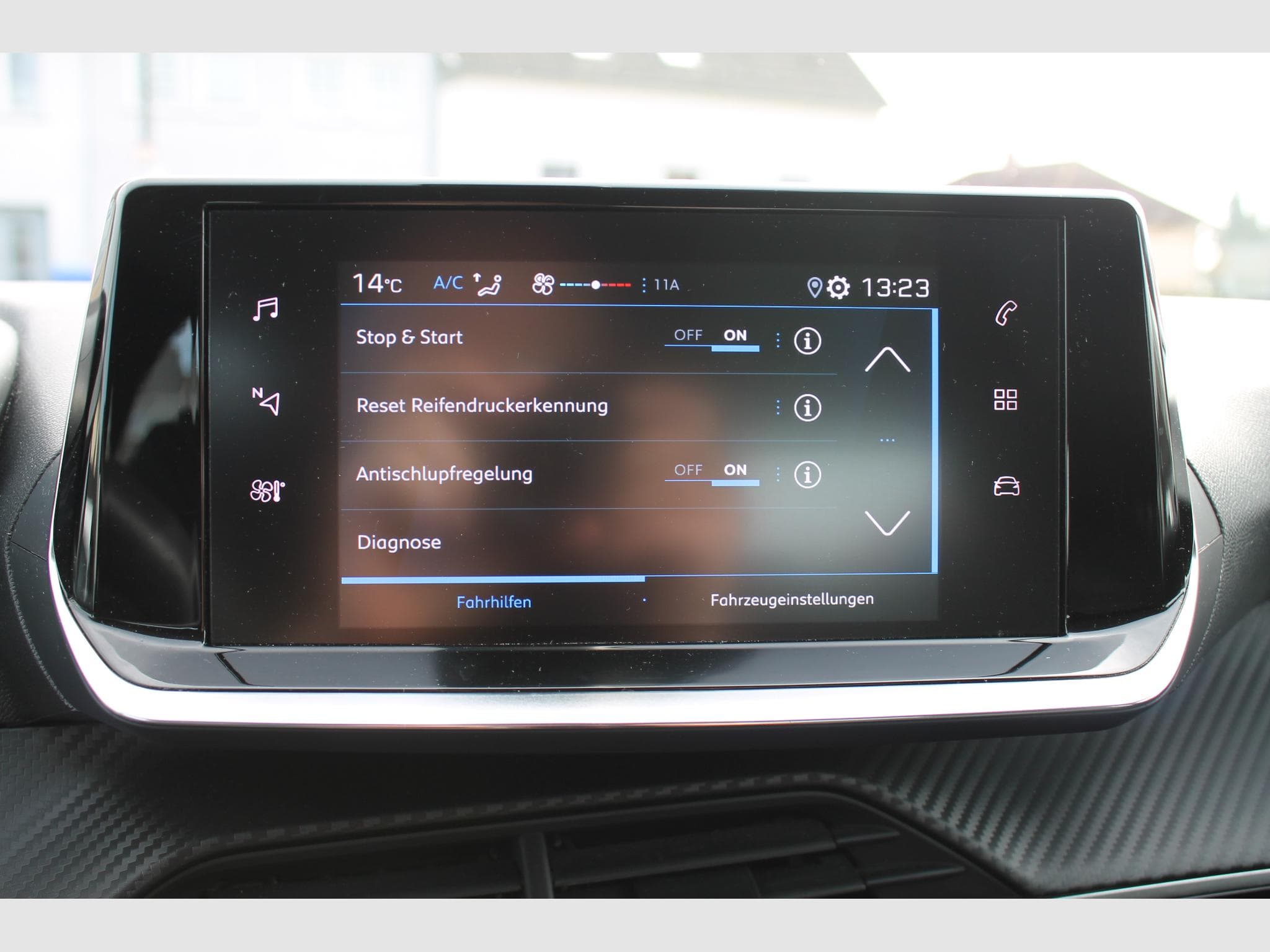 Peugeot 208 1.2 Pure Tech Like (2023) - Photo 9