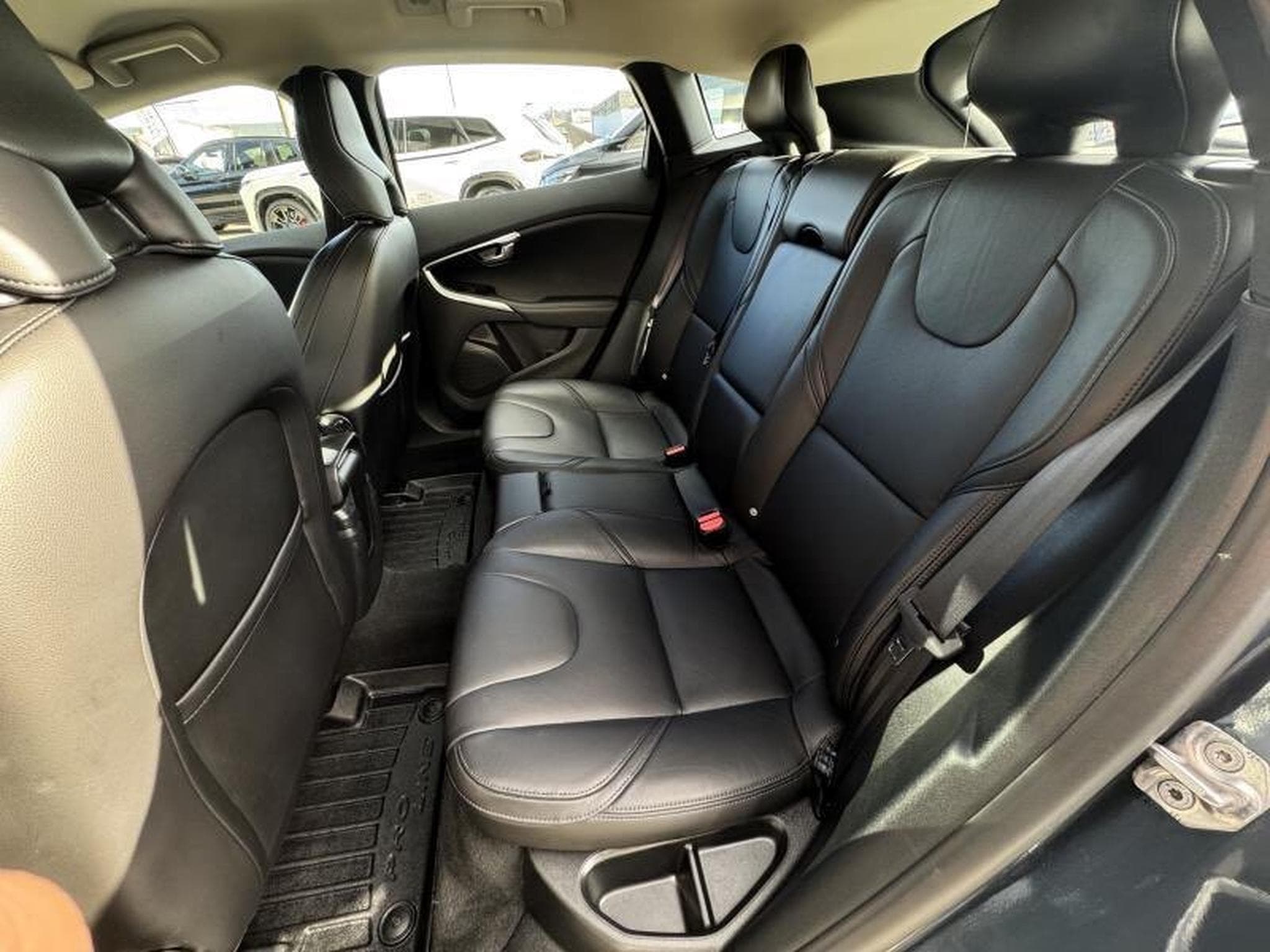 Volvo V40 D2 INSCRIPTION 2.0L 120CV (2017) - Foto 9