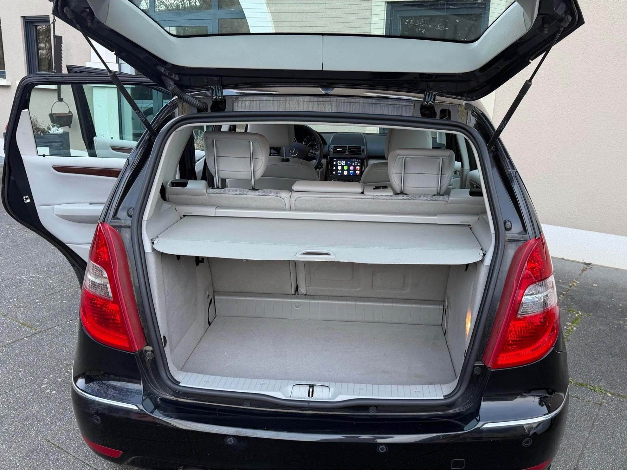 Mercedes A 180 (2010) - Photo 4