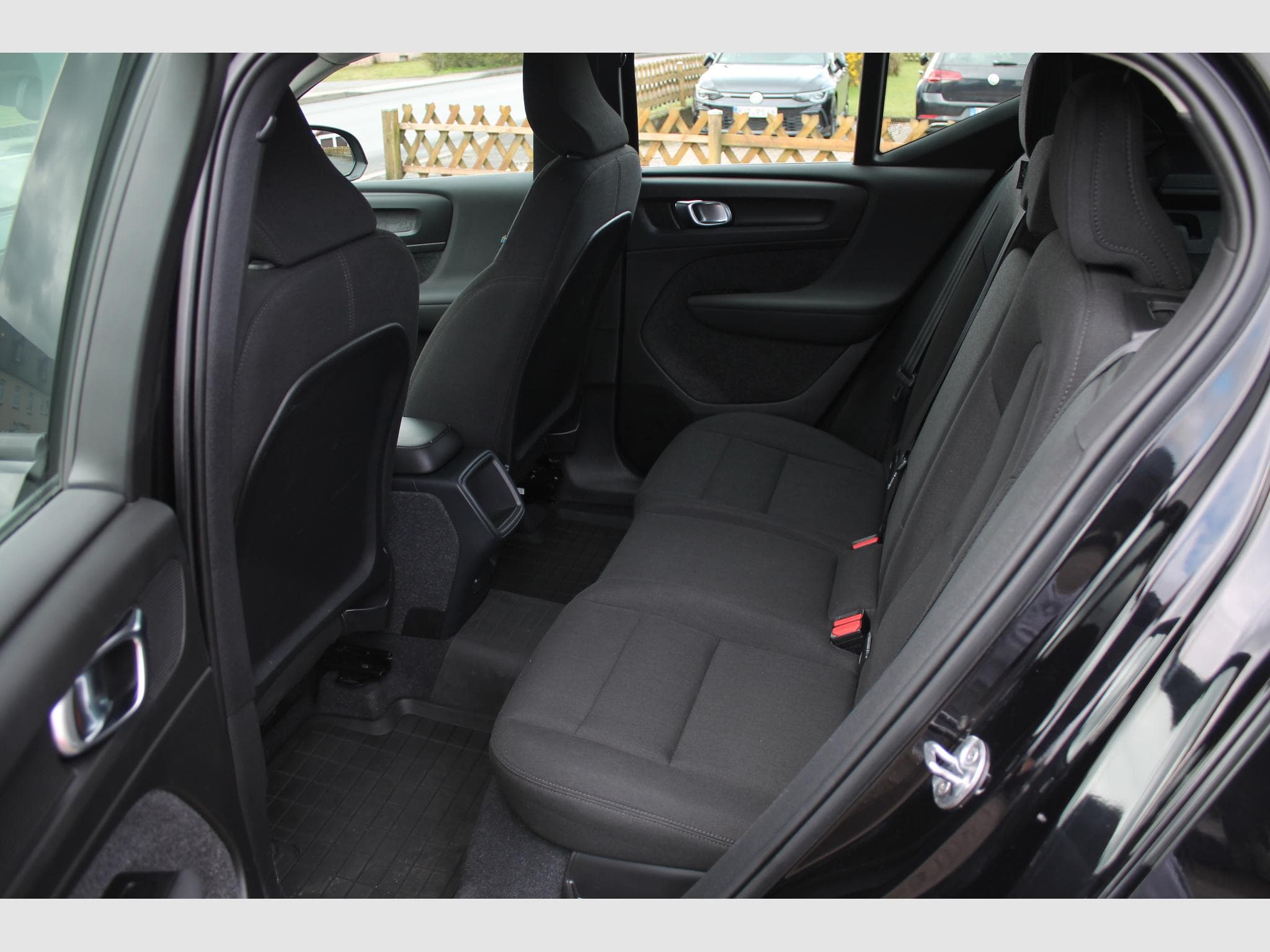 Volvo XC40 T2 Momentum Core (2022) - Foto 12