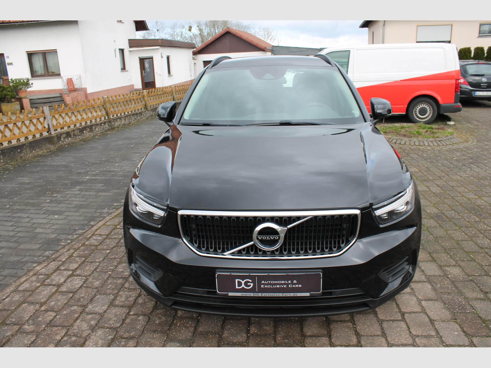 Volvo XC40 T2 Momentum Core (2022) - Foto 2