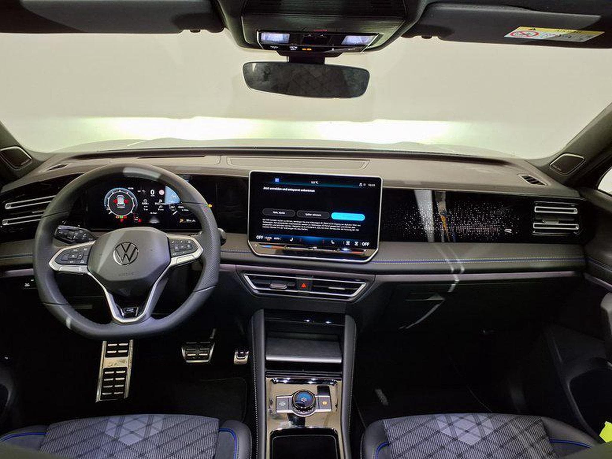 VW Tiguan R-Line 2.0 TSI 7-Gang-DSG 4x4 (2026) - Foto 11