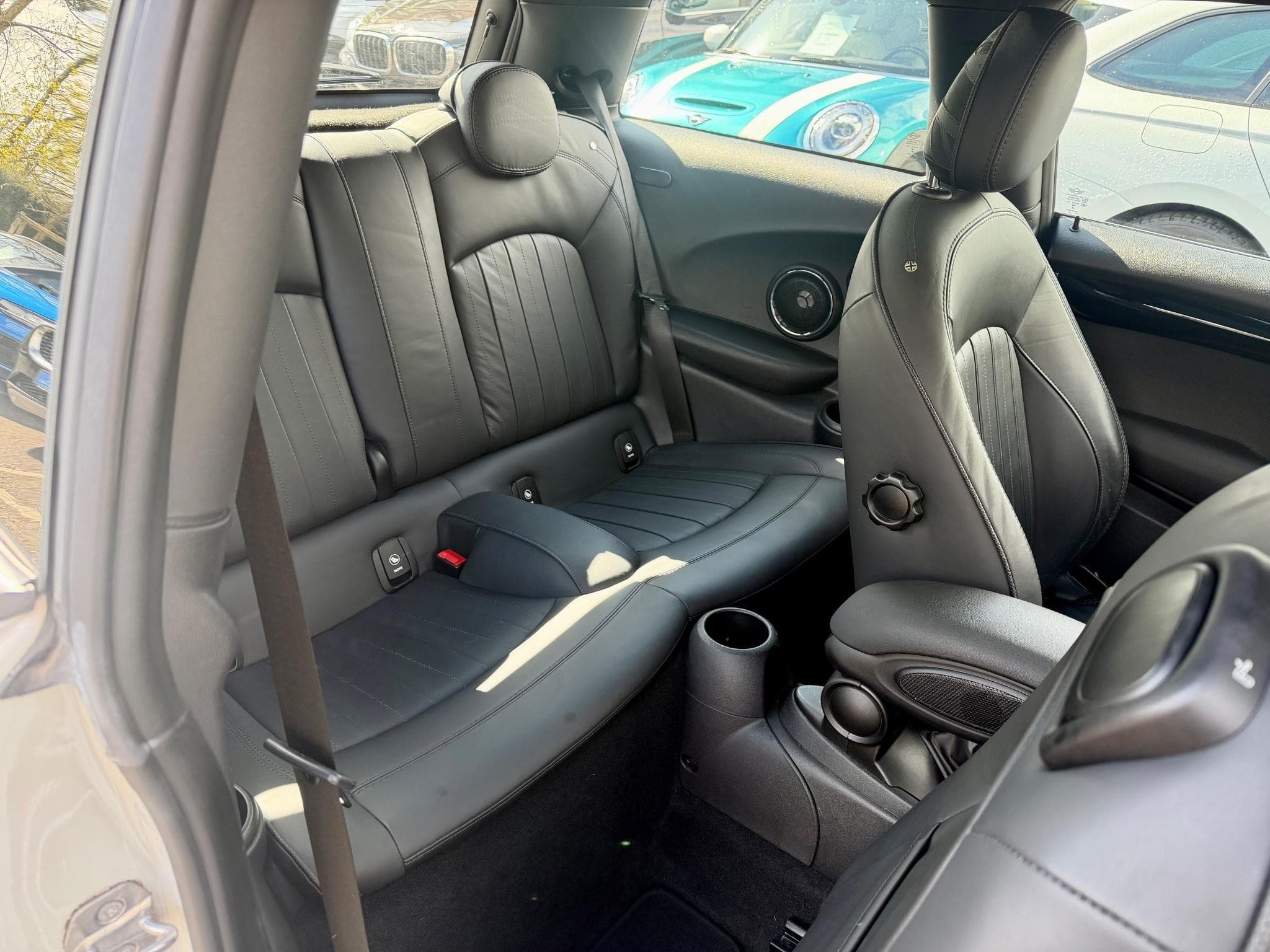 Mini Cooper John Cooper Works 231 Aut. PANO/CAM/CARPLAY (2019) - Photo 10