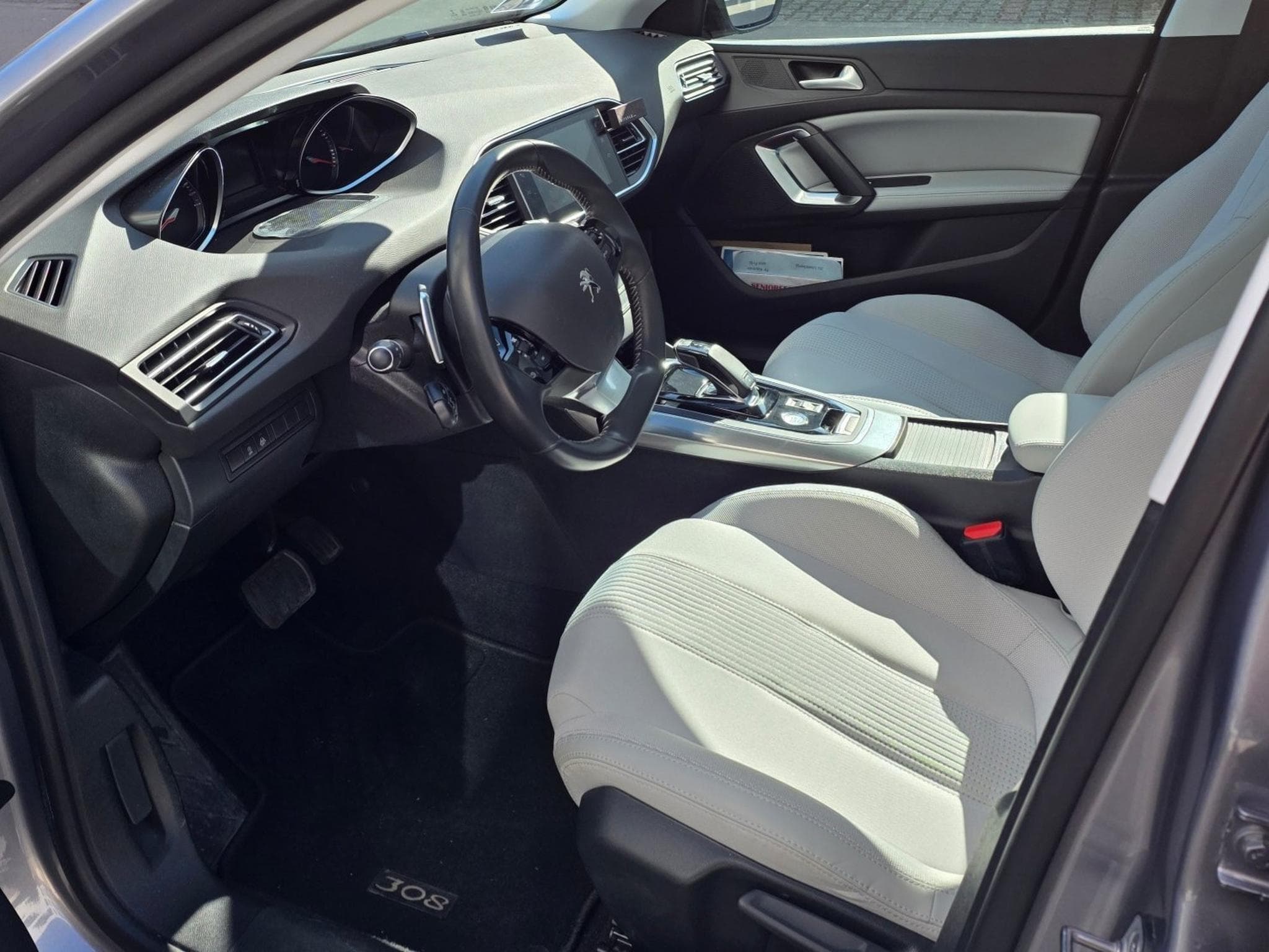 Peugeot 308 (2019) - Photo 2