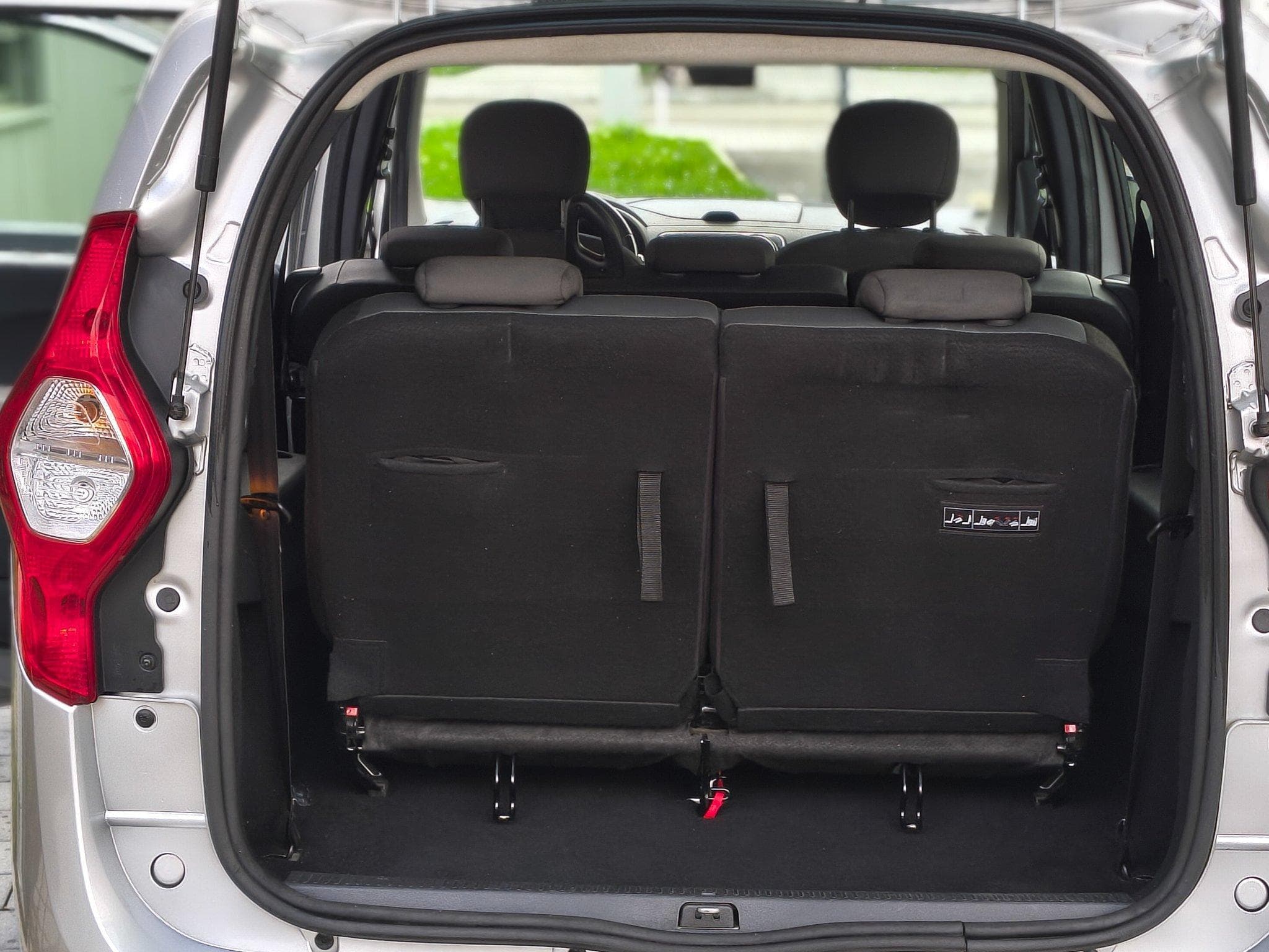 Dacia Lodgy Dacia Lodgy 1.5 dCi 110 7 places (2016) - Foto 13