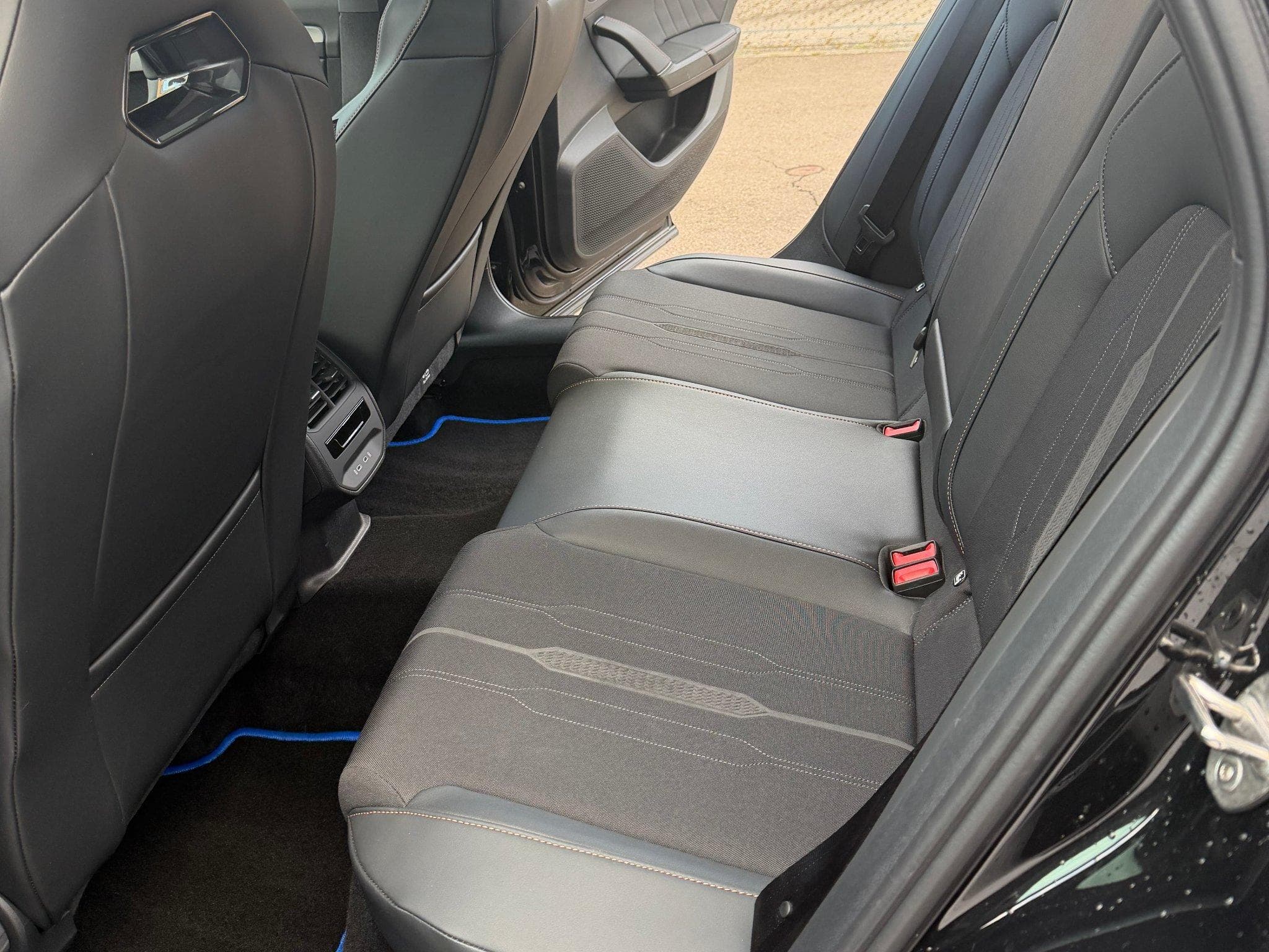 Cupra Formentor VZ 4Drive 2.0 TSI DSG / Beats Sound (2024) - Photo 7