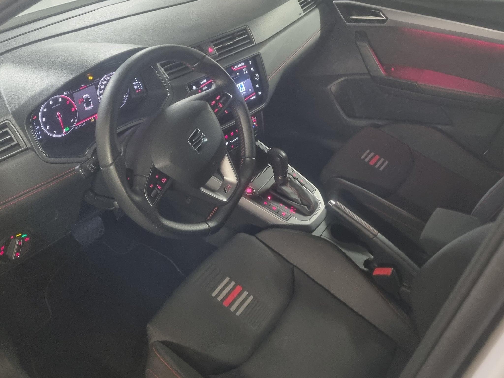 Seat Arona SEAT Arona 1.0 TSI DSG OPF FR (2019) - Photo 6