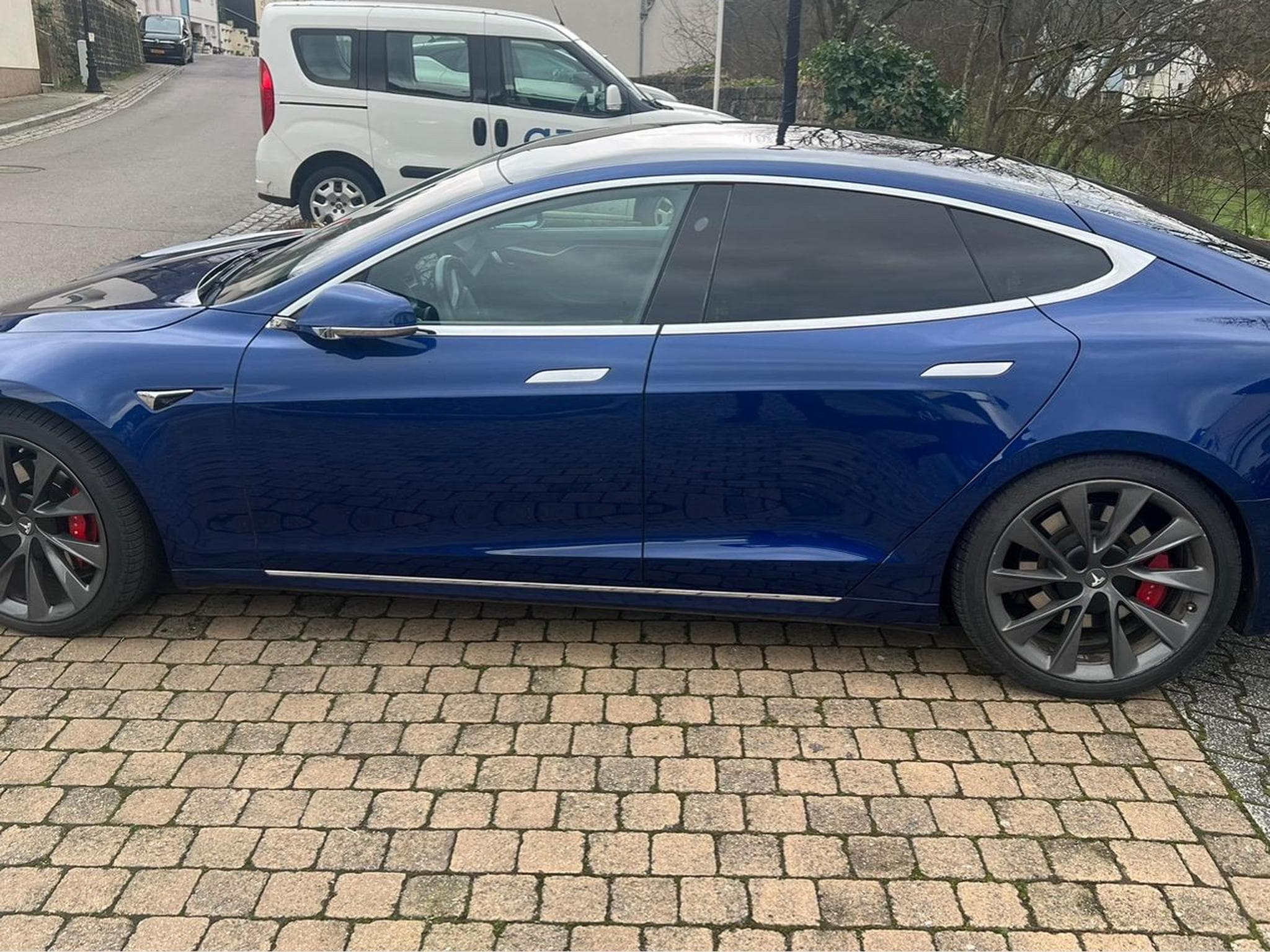 Tesla Model S Model S (2020) - Photo 8