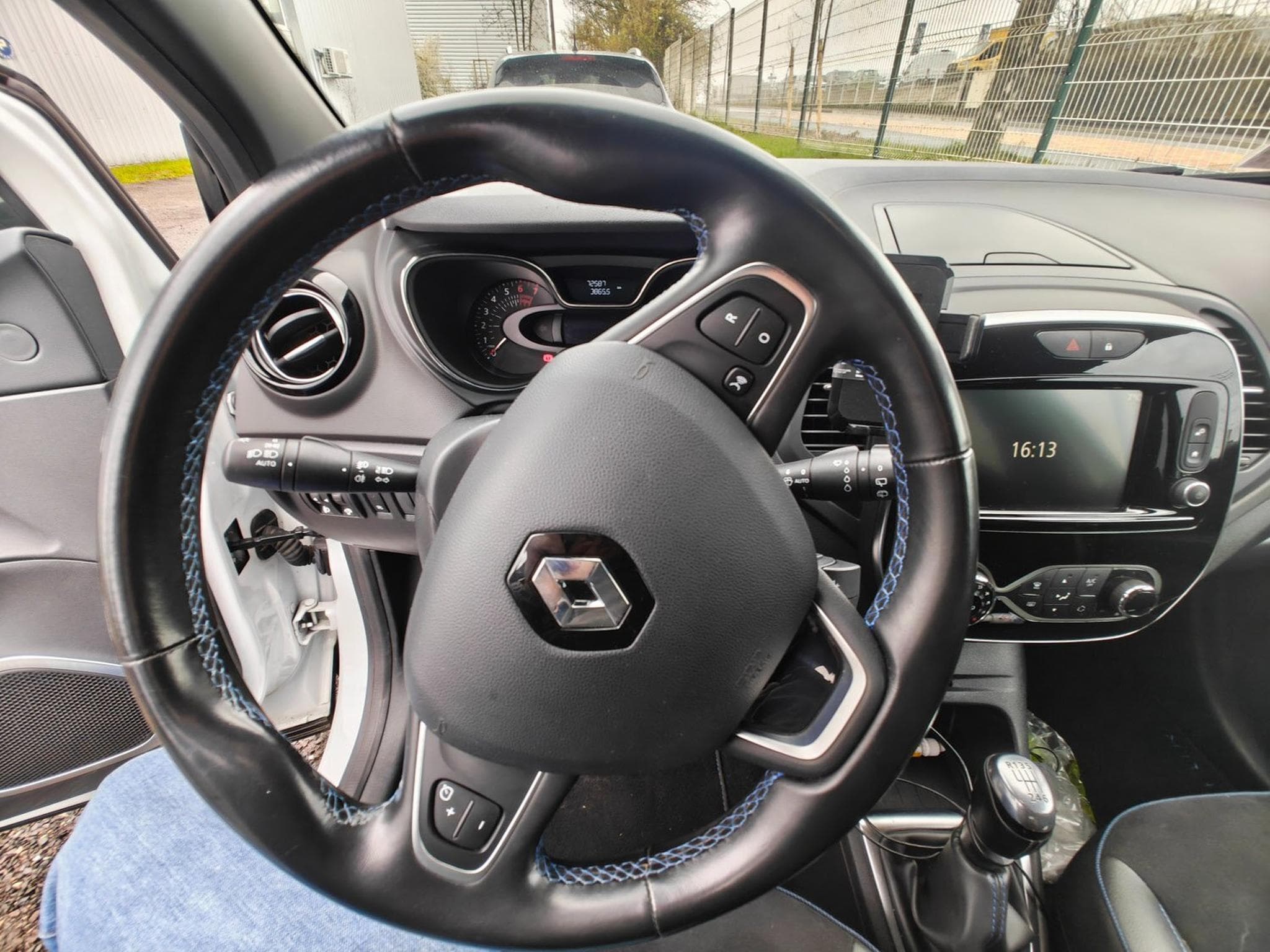 Renault Captur S-Edition (2018) - Photo 11