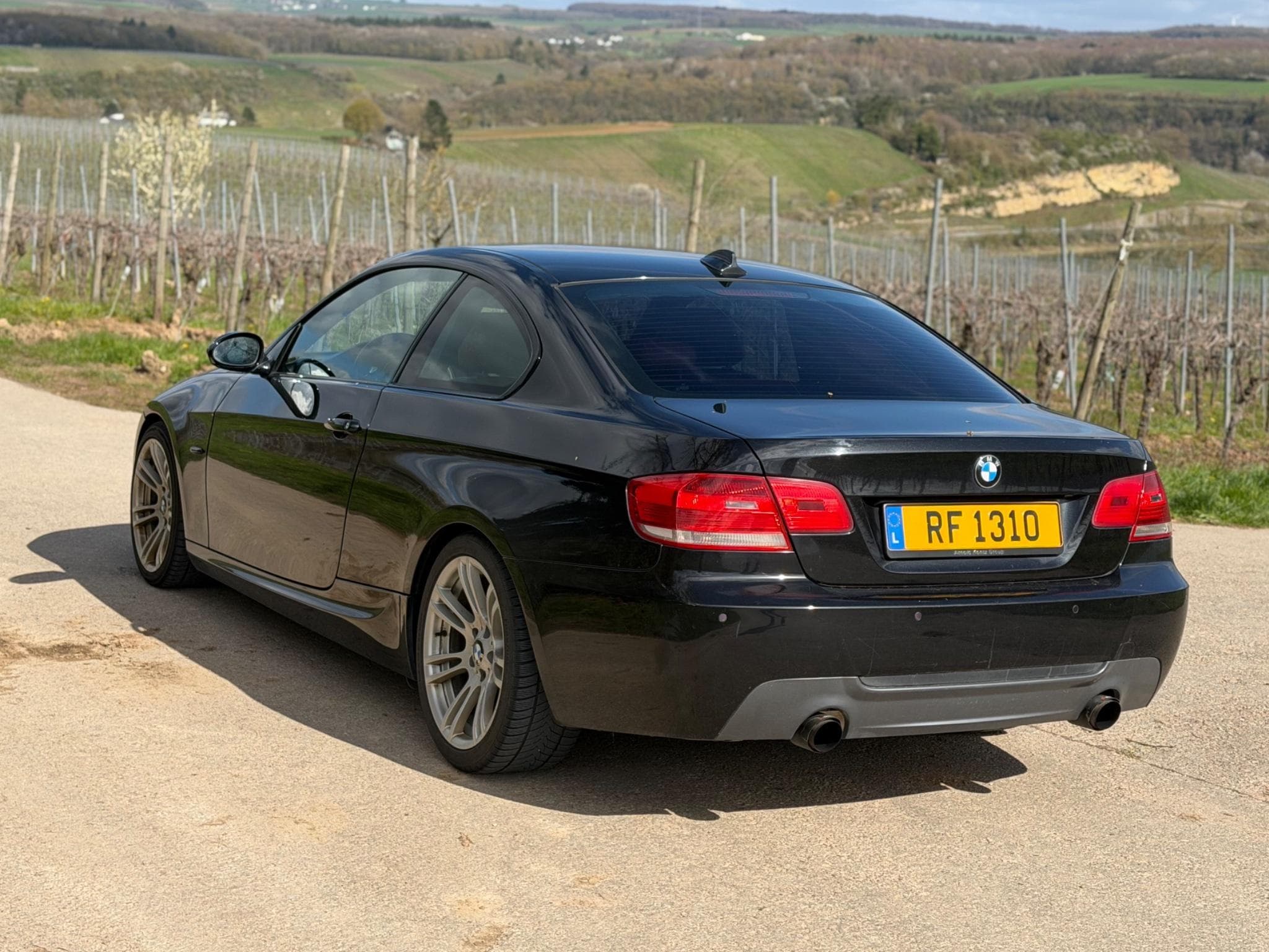 BMW 335 Coupé (2008) - Photo 2