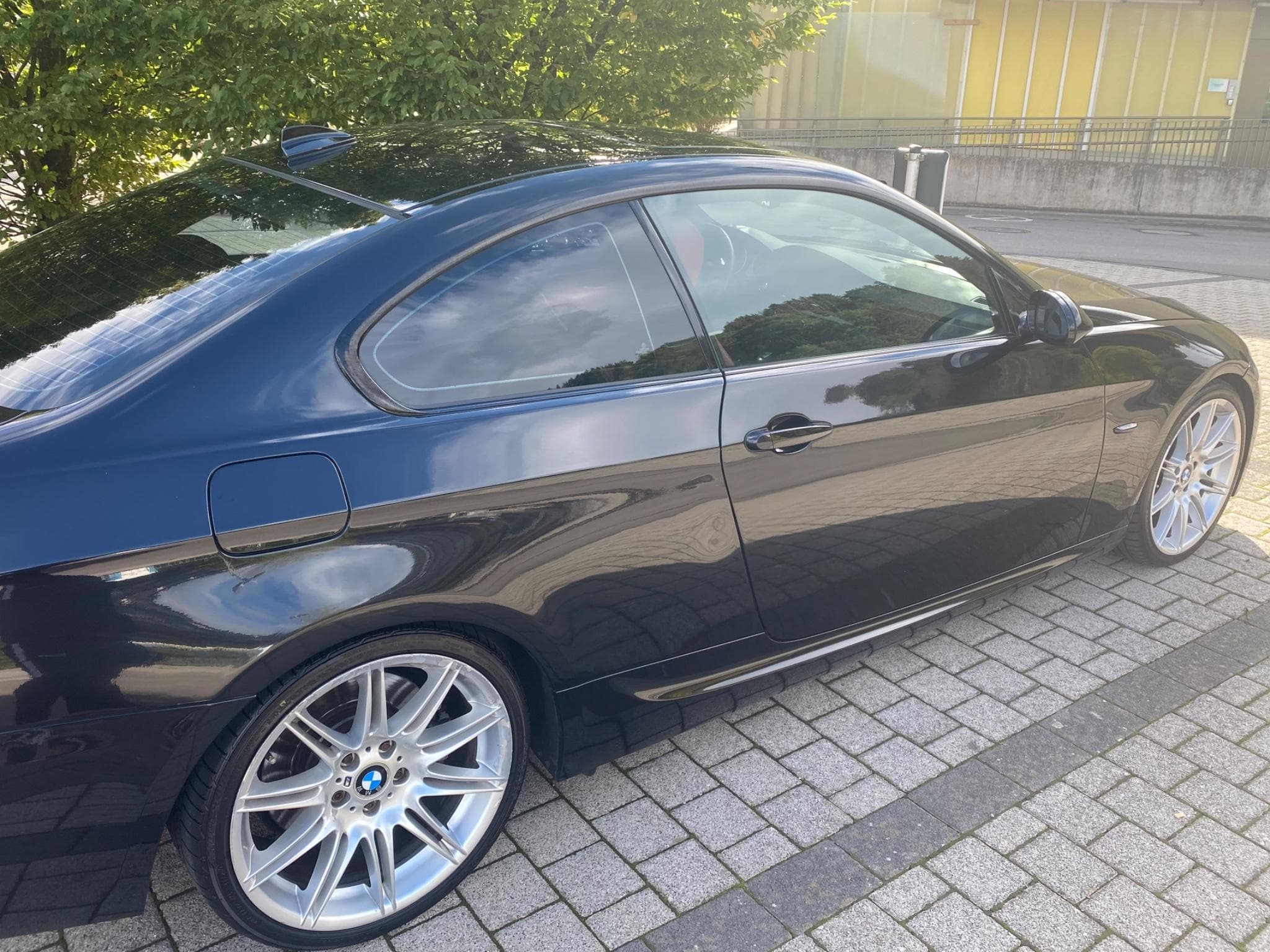 BMW 335 Coupé (2008) - Photo 4