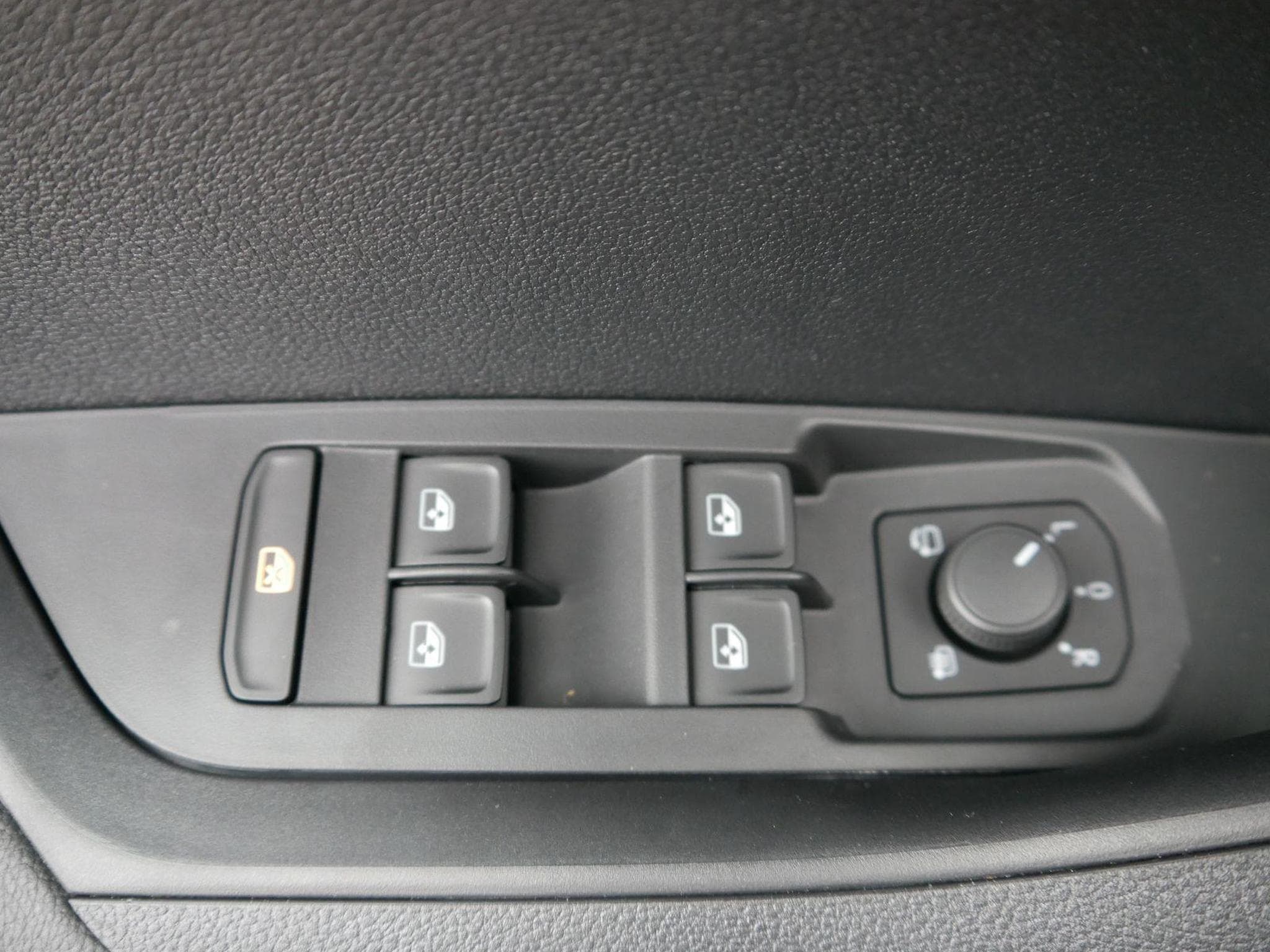 Skoda Karoq Selection (2026) - Foto 10