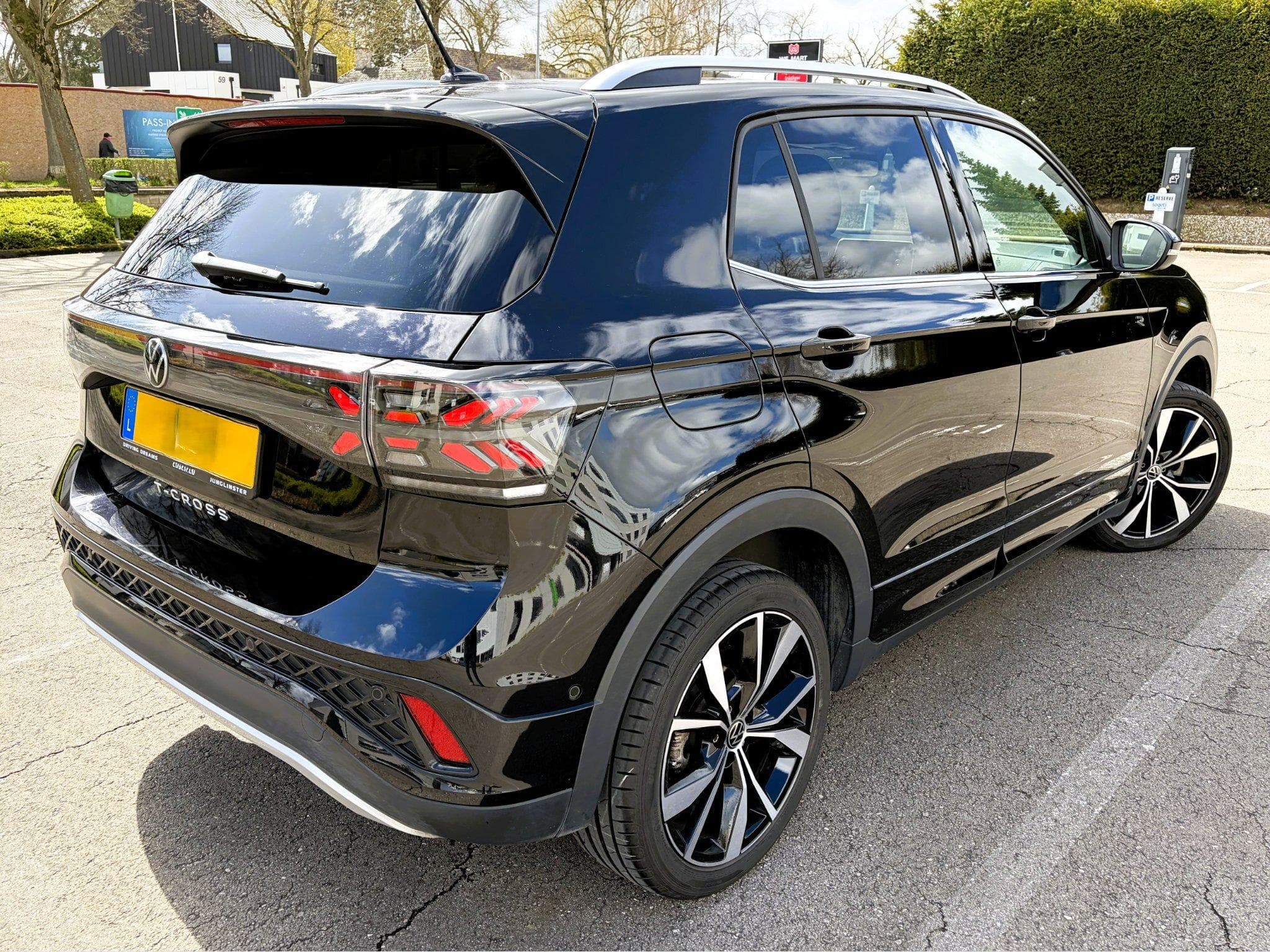 VW T-Cross 1.5 TSI DSG R-Line (2024) - Photo 2