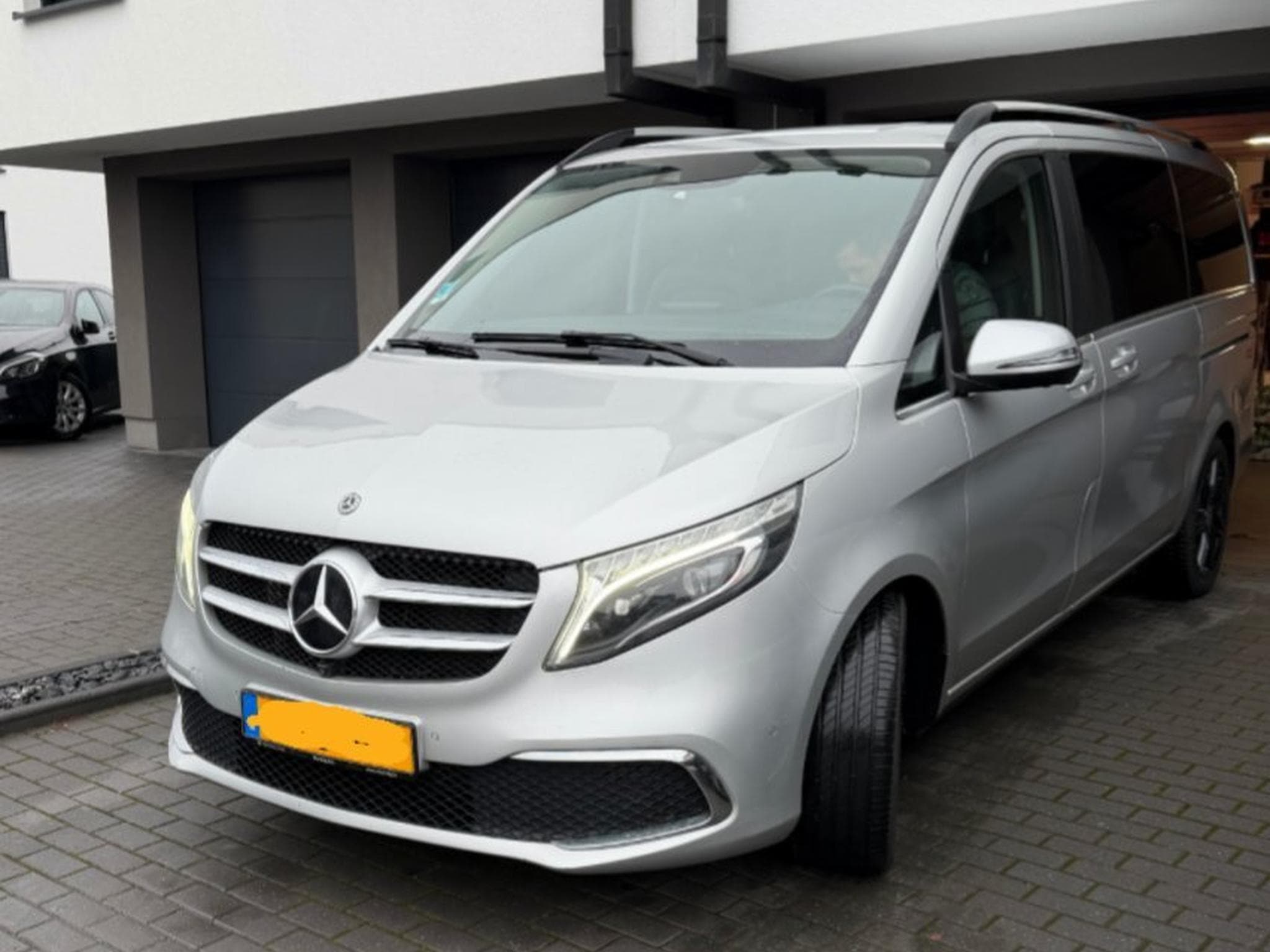 Mercedes V V 250 D Avantgarde (L2) Sport Pack AMG (2019) - Foto 2