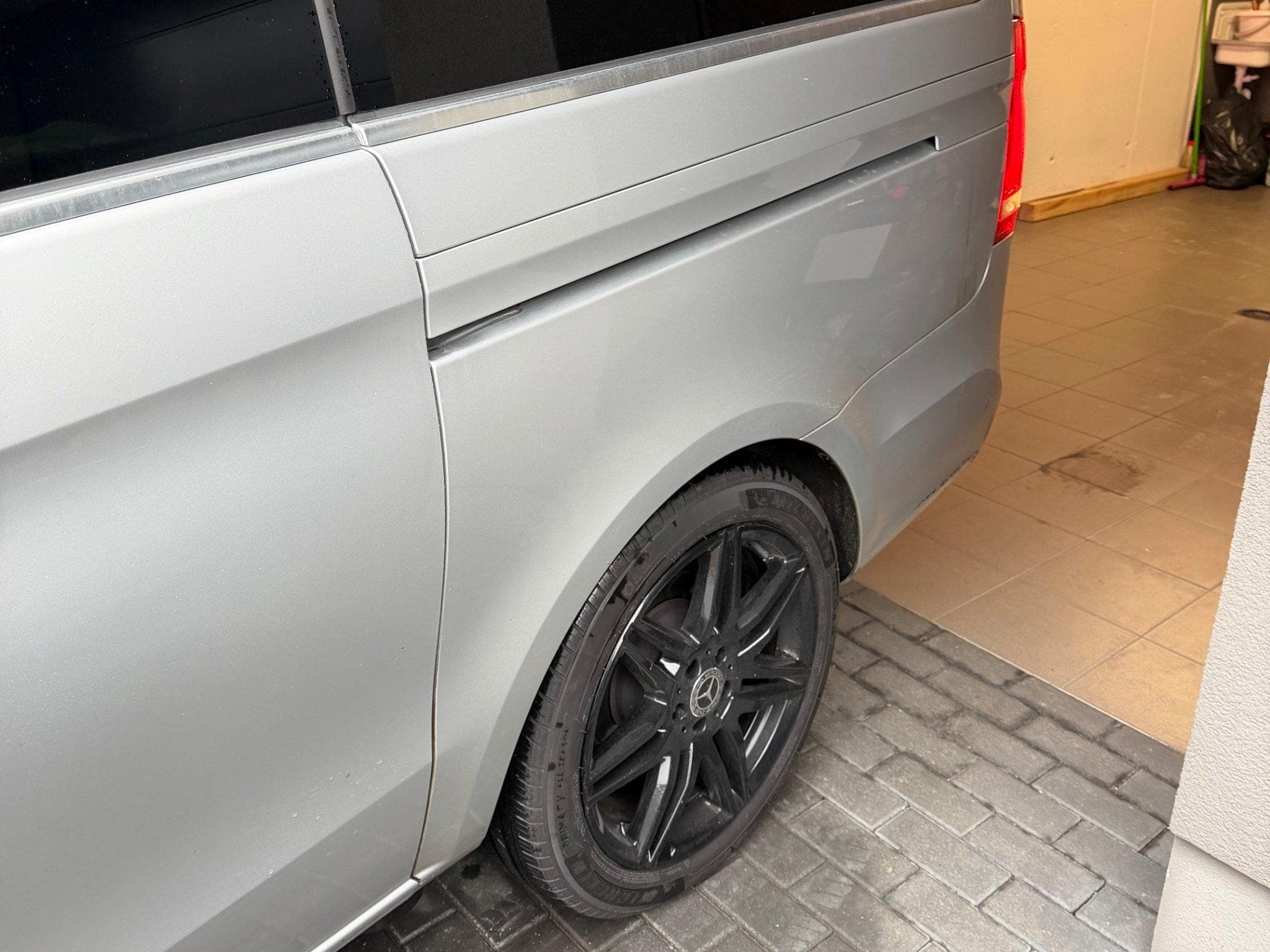 Mercedes V V 250 D Avantgarde (L2) Sport Pack AMG (2019) - Foto 3