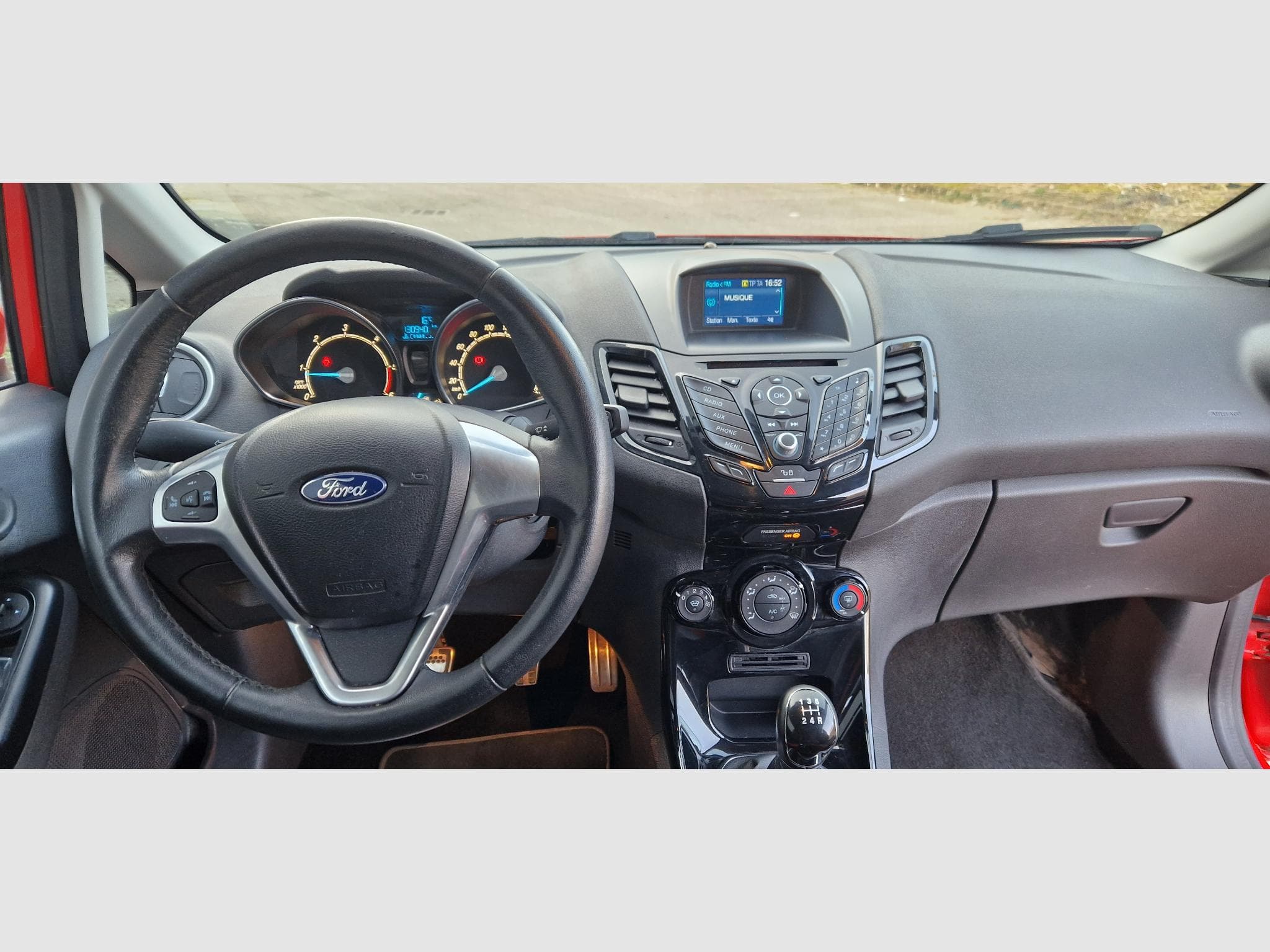 Ford Fiesta VI ph.2 ST Line 1.5 tdci 95ch (2016) - Foto 10