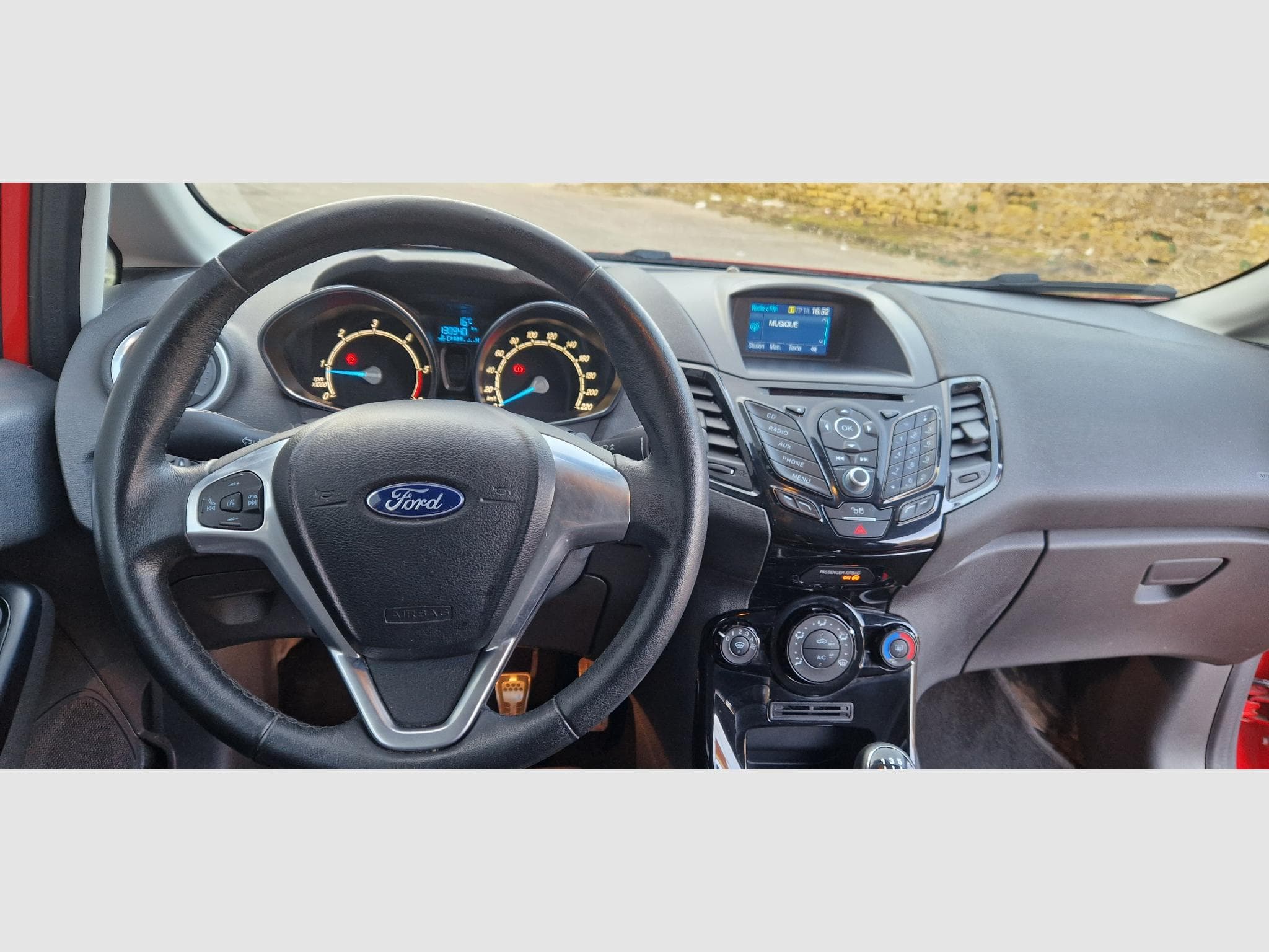 Ford Fiesta VI ph.2 ST Line 1.5 tdci 95ch (2016) - Foto 11