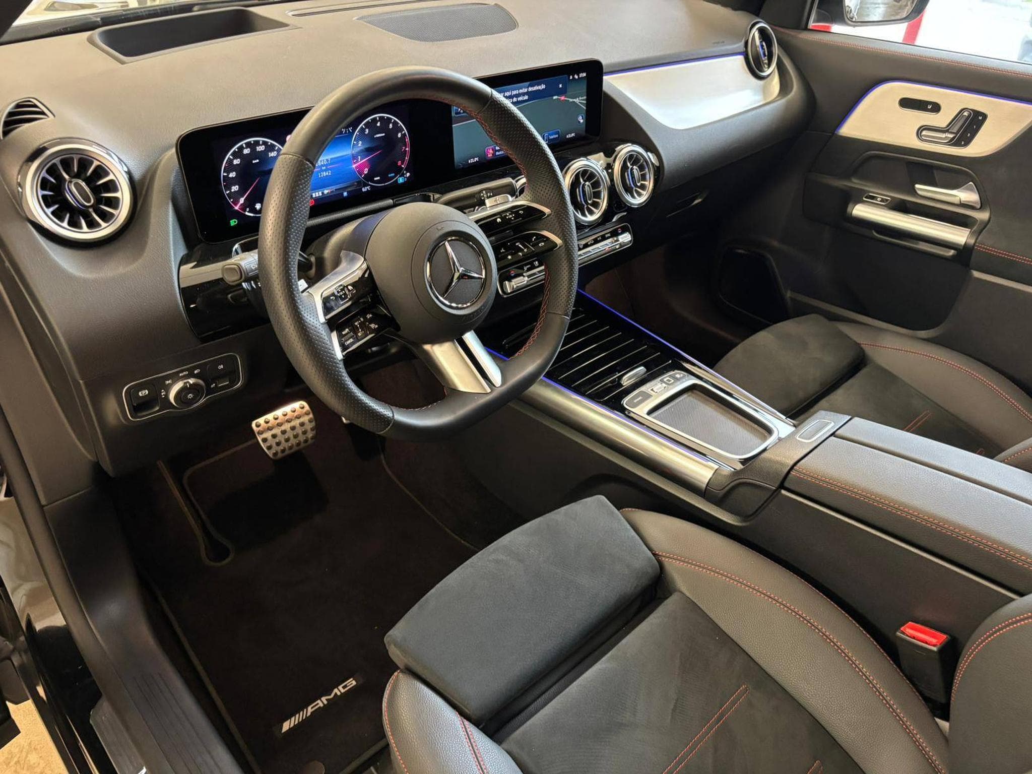 Mercedes GLA 180 AMG-Line (2025) - Photo 8