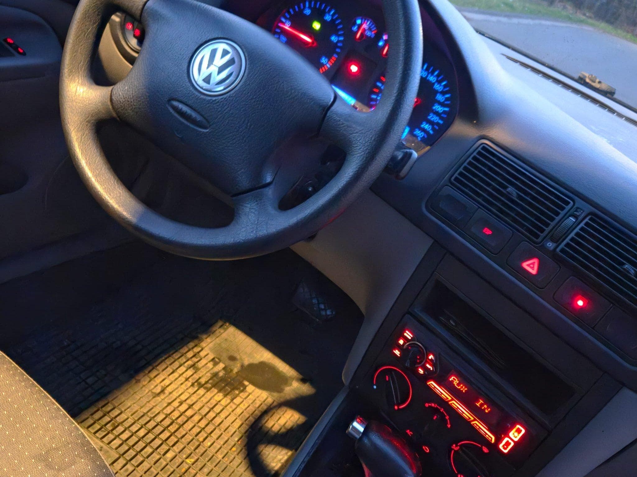 VW Golf 1.9tdi automatique (2003) - Photo 3